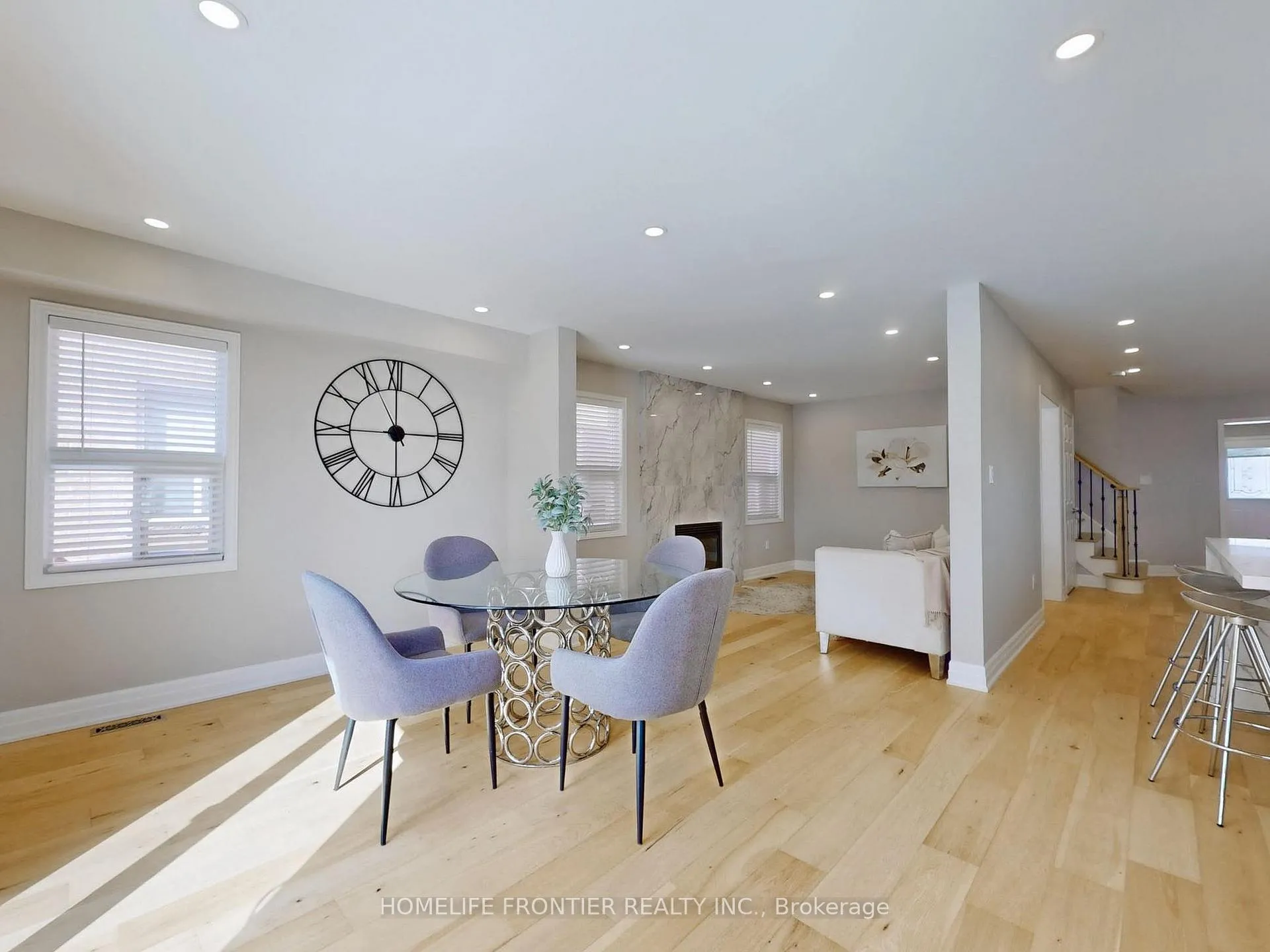 Photo 8 of 10 Delattaye Avenue, Aurora, Bayview Northeast — HOMEH