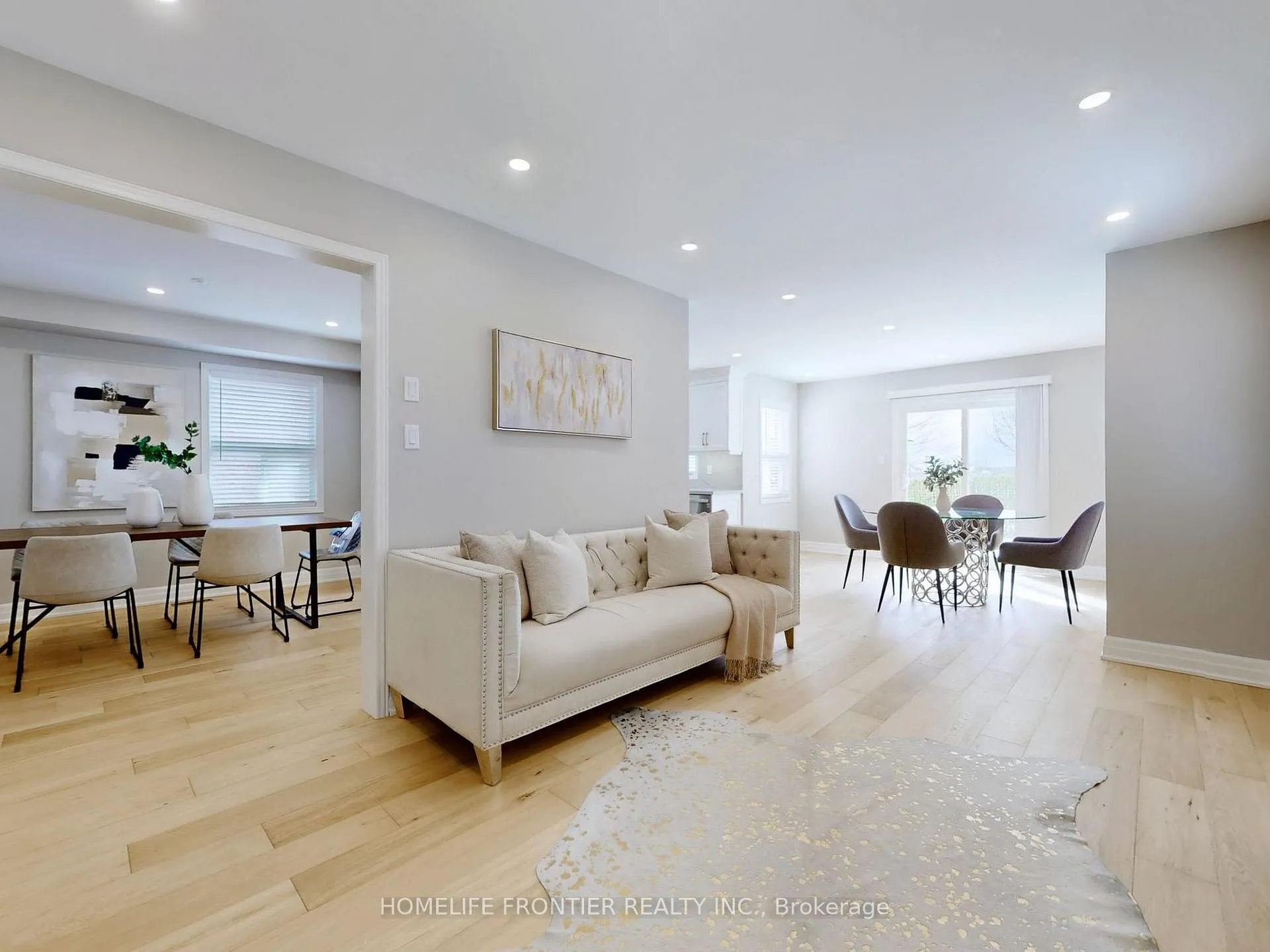 Photo 10 of 10 Delattaye Avenue, Aurora, Bayview Northeast — HOMEH