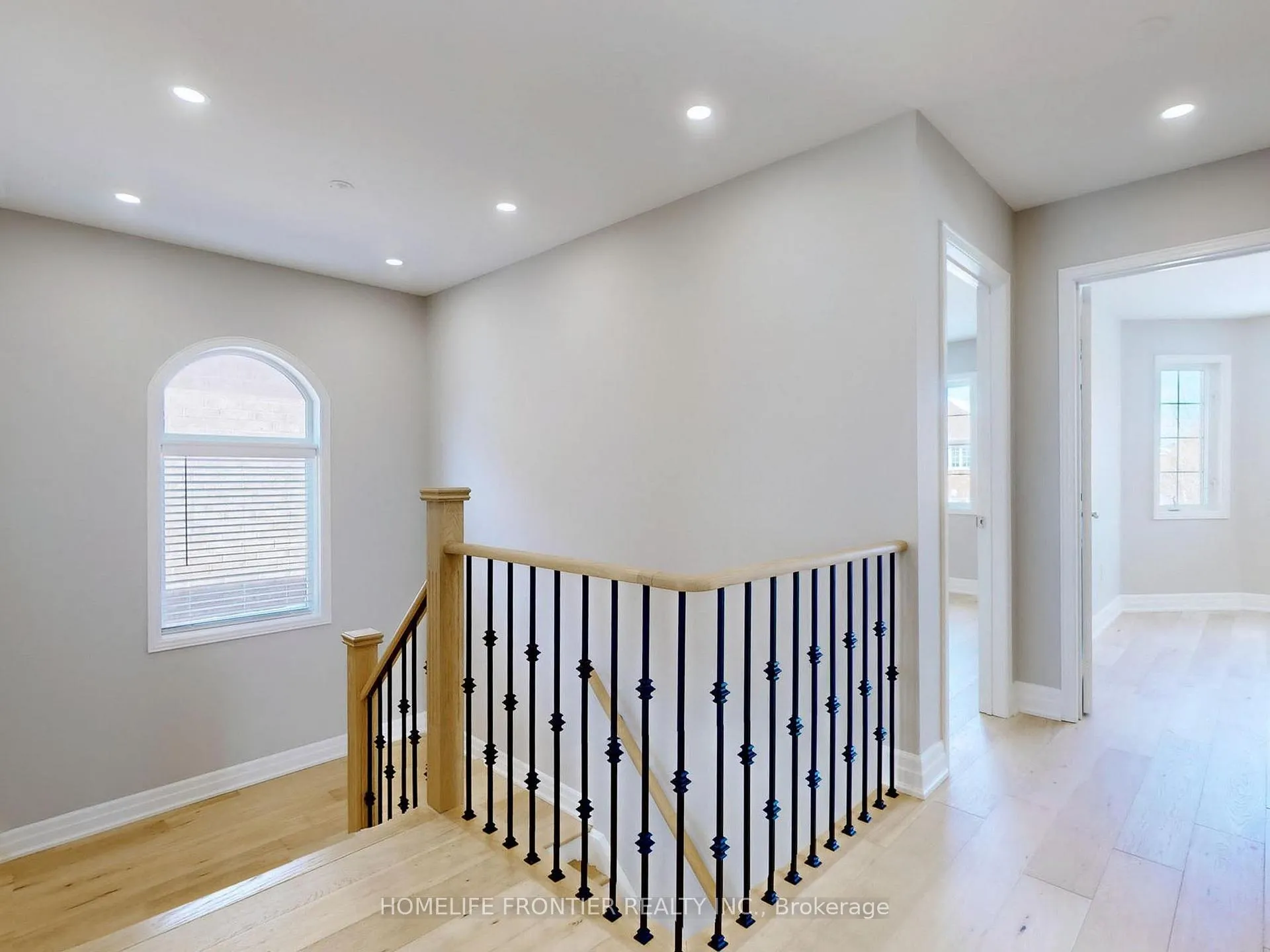 Photo 13 of 10 Delattaye Avenue, Aurora, Bayview Northeast — HOMEH
