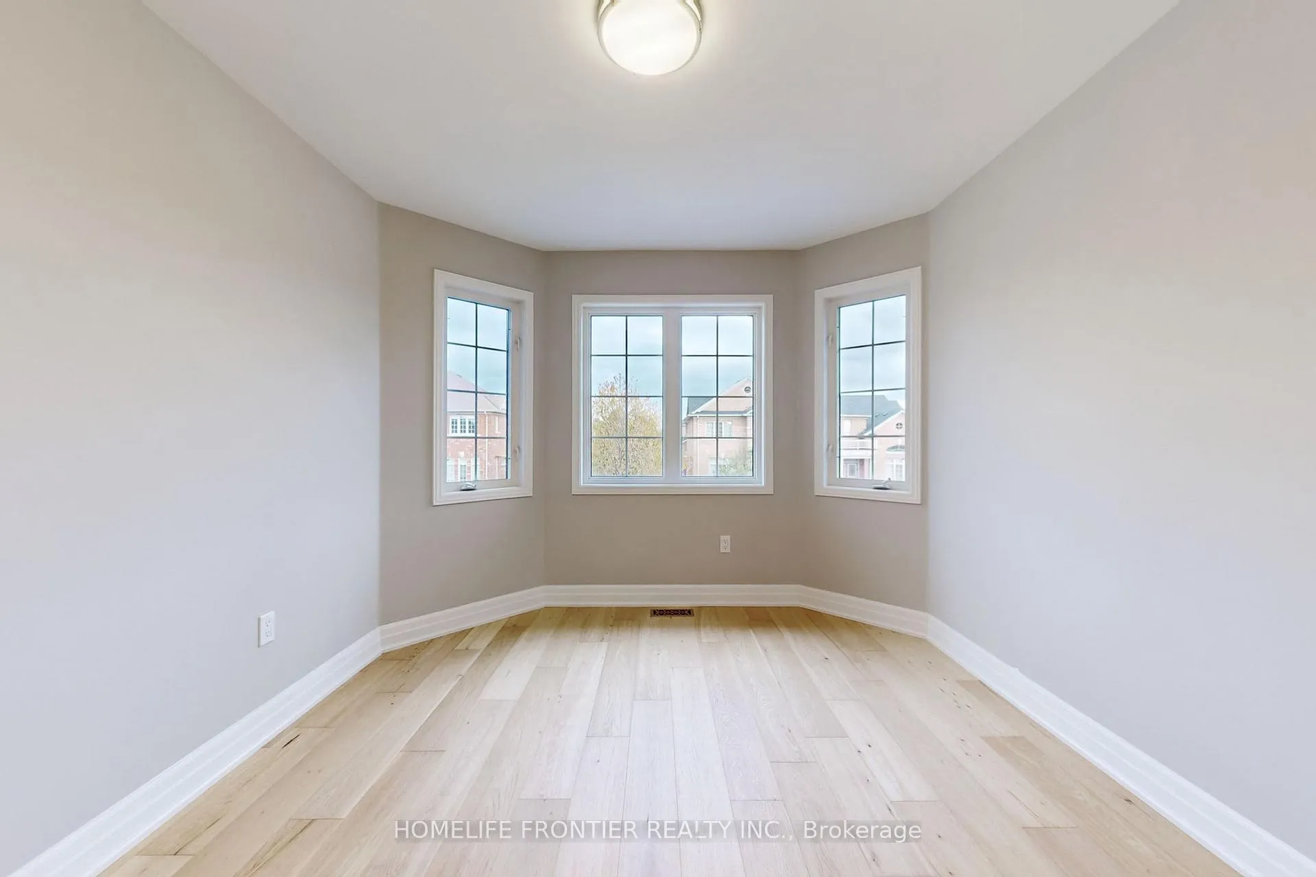 Photo 25 of 10 Delattaye Avenue, Aurora, Bayview Northeast — HOMEH