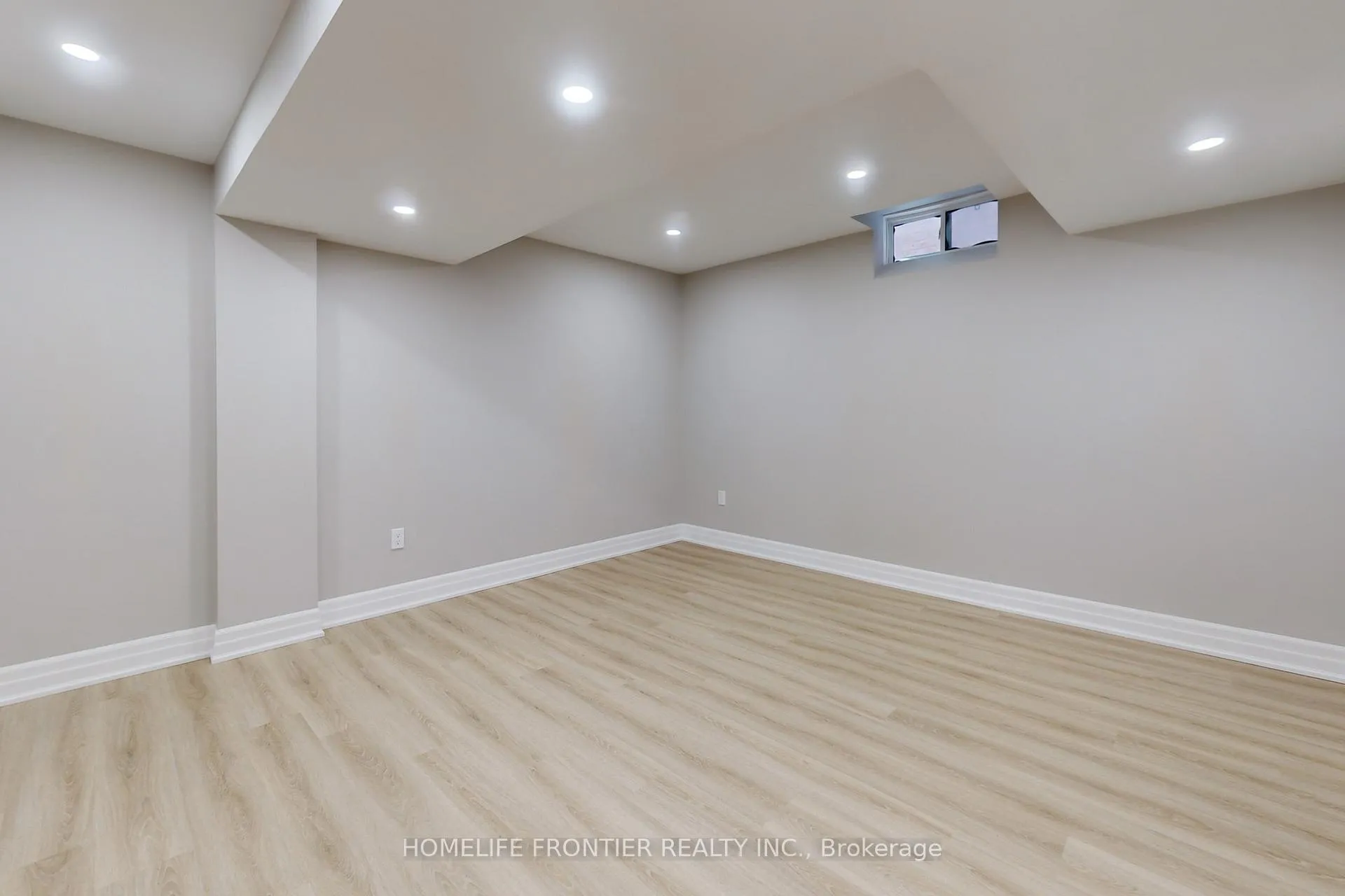 Photo 30 of 10 Delattaye Avenue, Aurora, Bayview Northeast — HOMEH