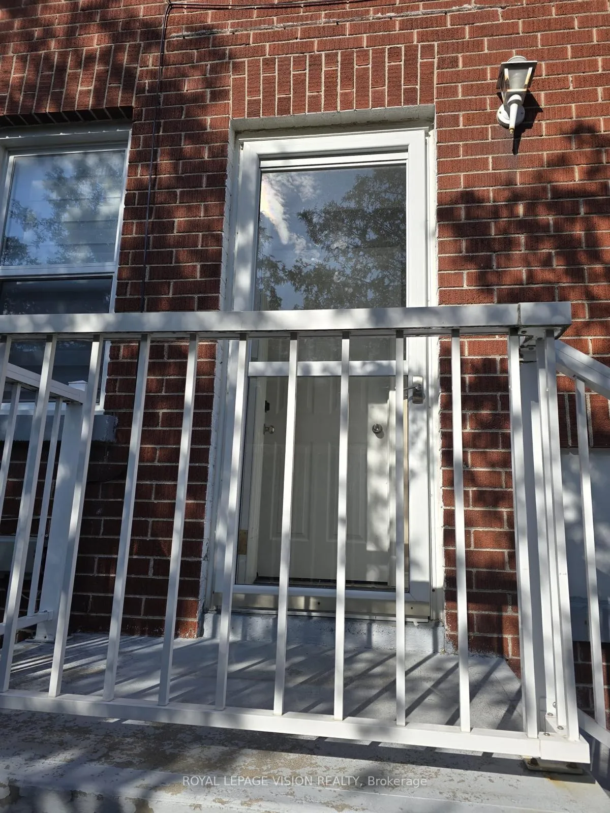 Front of Unit Bsmt, 294 Wolfe Street