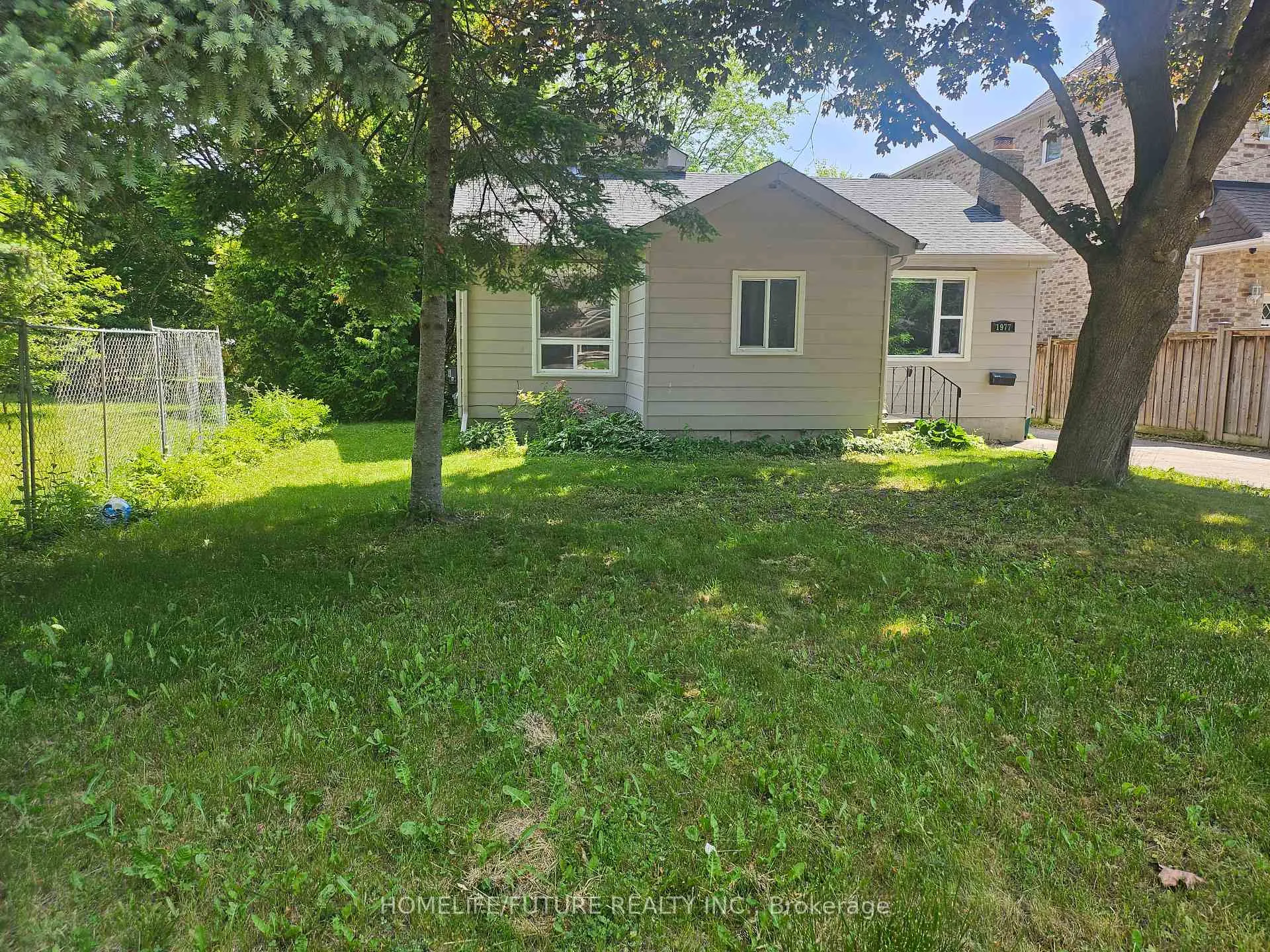 Photo 3 of 1977 Guild Road, Pickering, Village East — HOMEH