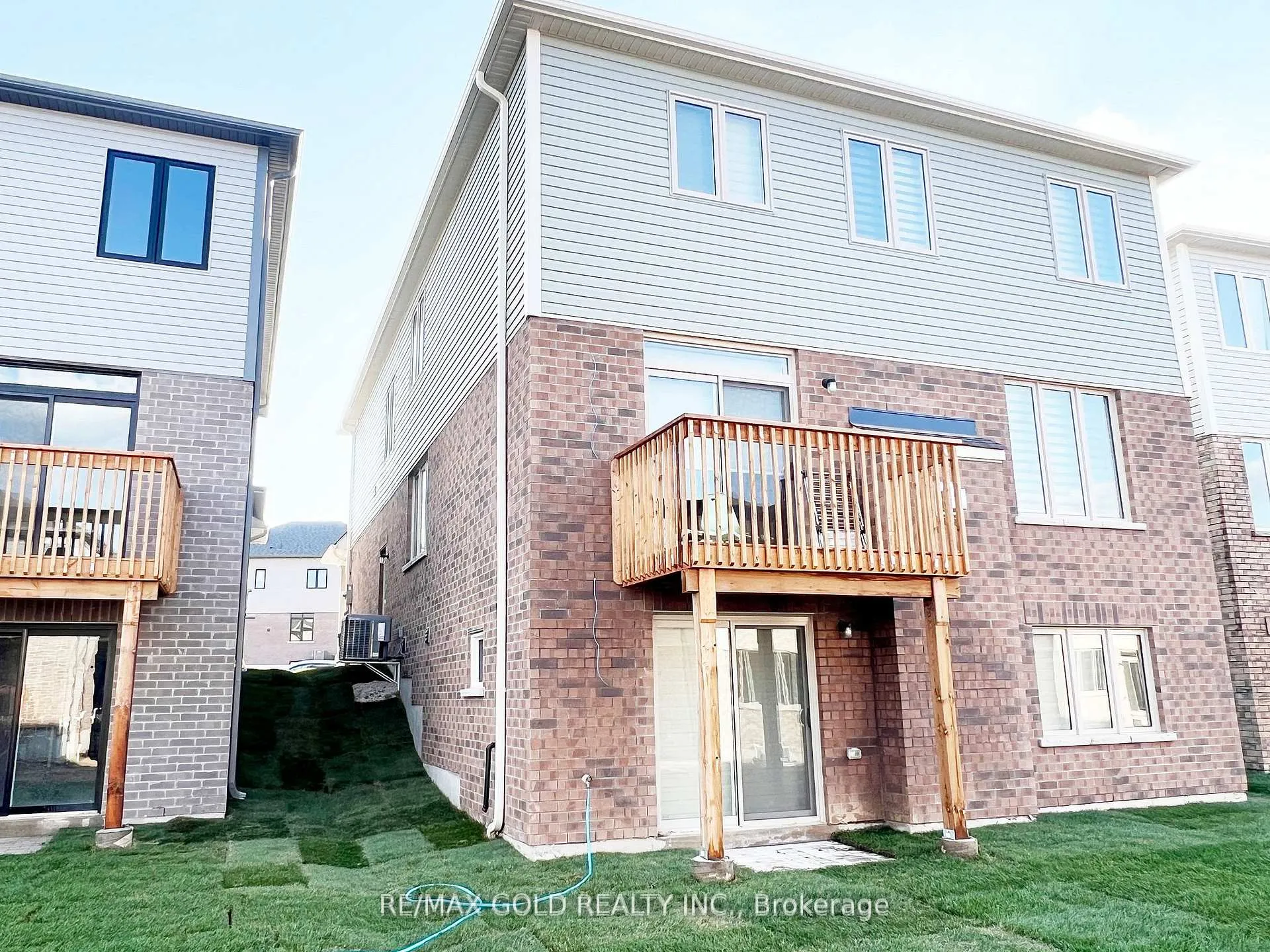 Photo 4 of 32 Ford Street, Brant, Paris — HOMEH