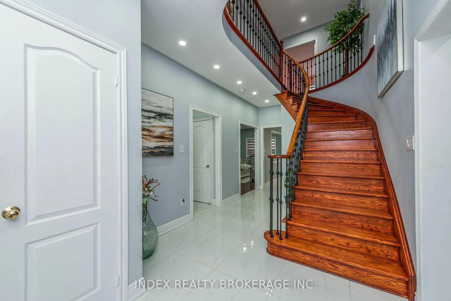 Photo 6 of 54 Brasswinds Court, Vaughan, West Woodbridge — HOMEH