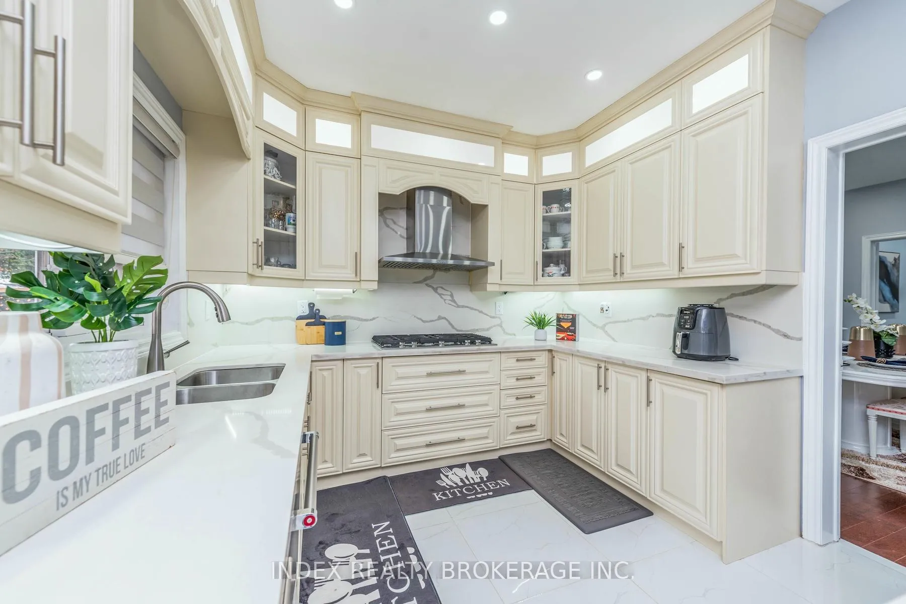 Photo 12 of 54 Brasswinds Court, Vaughan, West Woodbridge — HOMEH