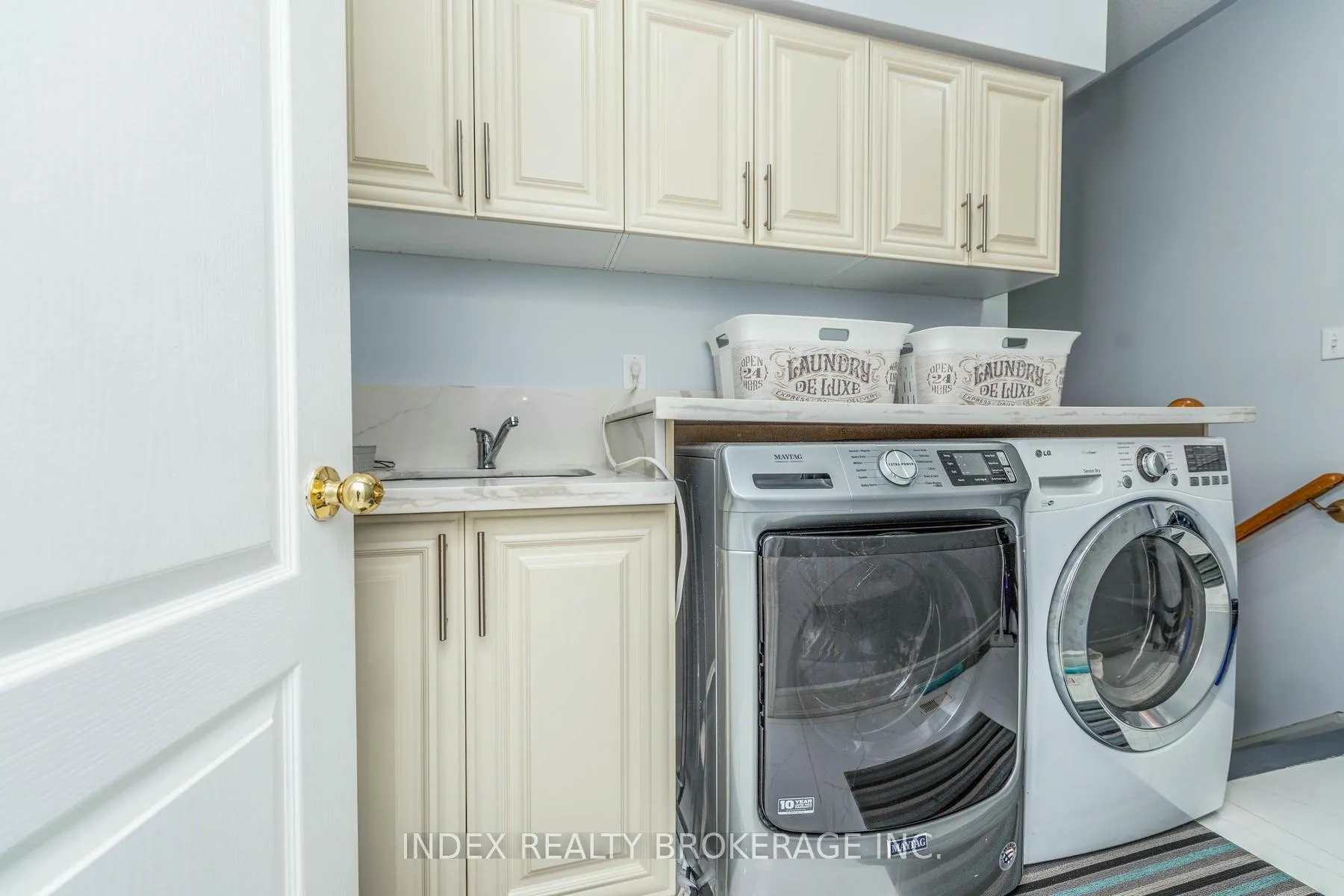Photo 17 of 54 Brasswinds Court, Vaughan, West Woodbridge — HOMEH