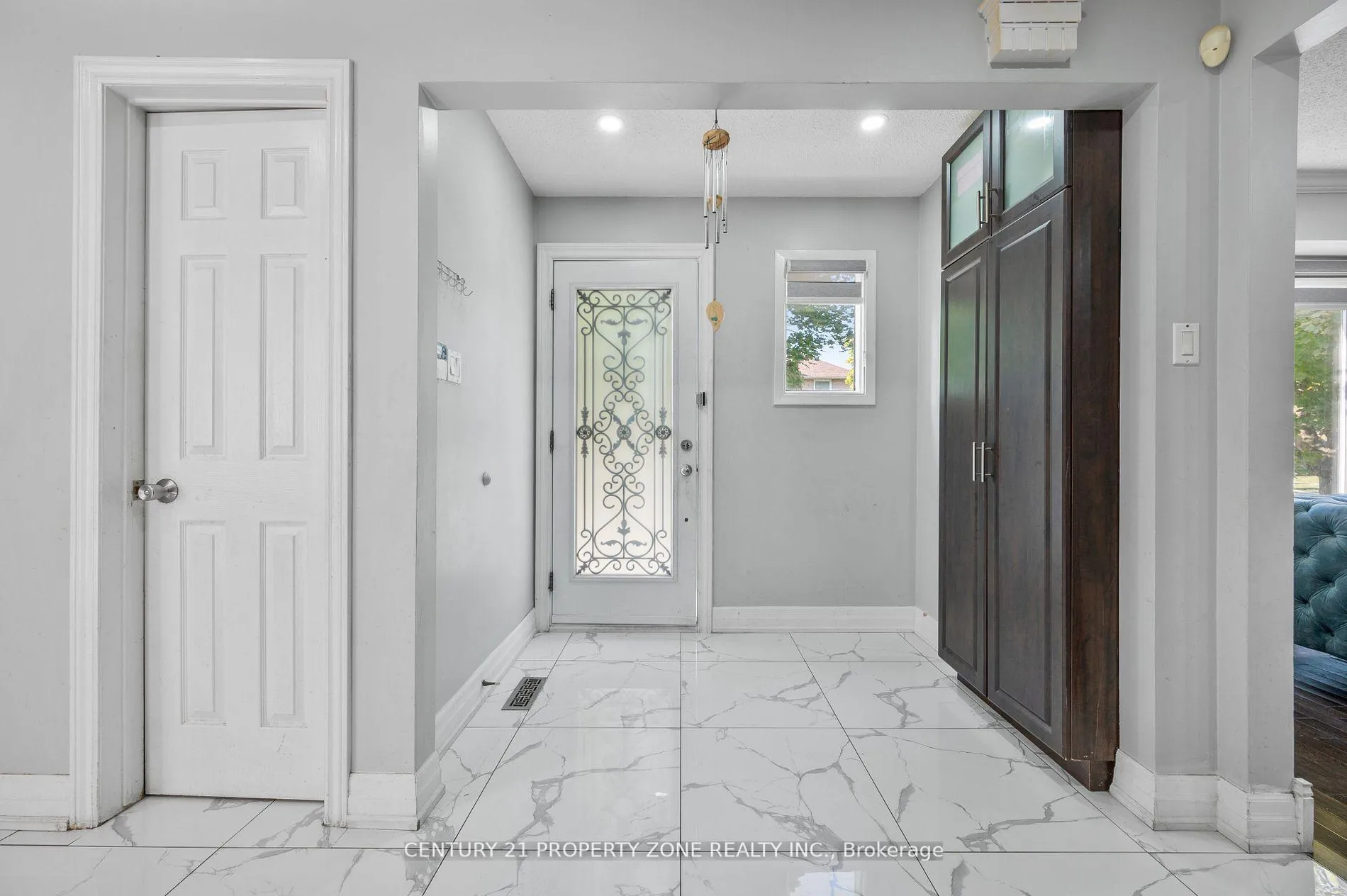 Photo 5 of 11 Corona Gate, Brampton, Brampton South — HOMEH