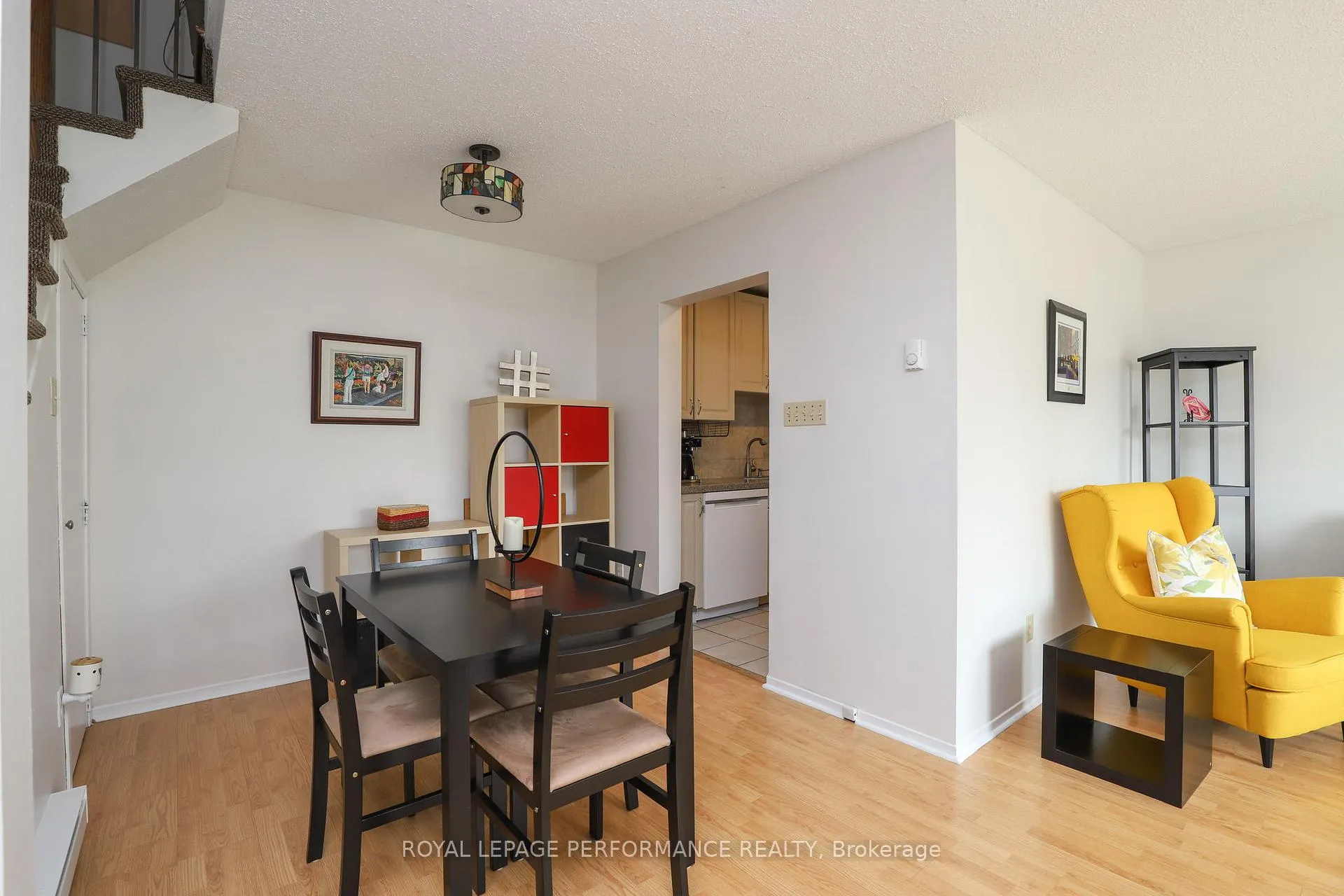 Photo 6 of Unit A, 2 Lovell Lane, Ottawa, Westcliffe Estates — HOMEH