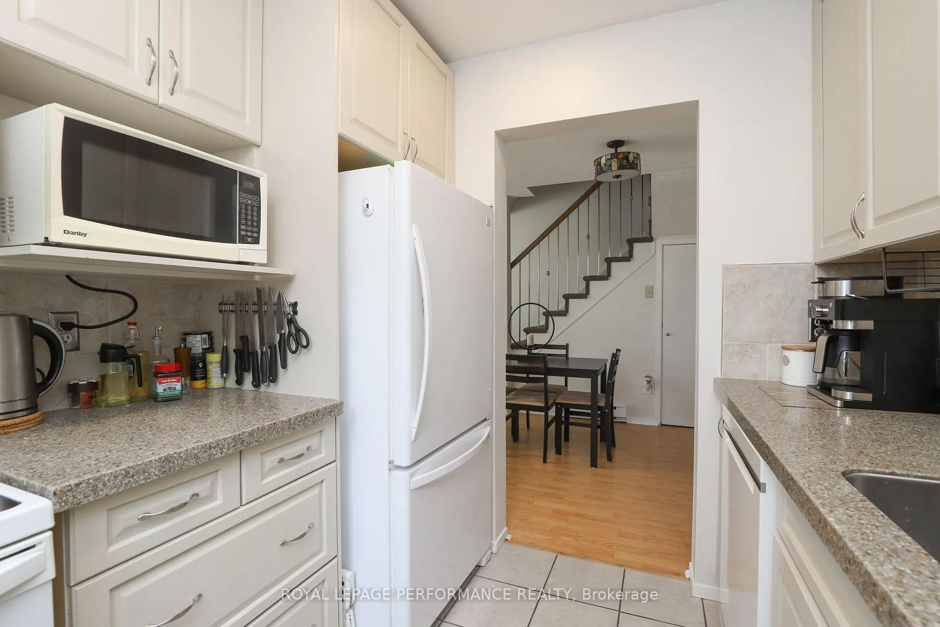 Photo 11 of Unit A, 2 Lovell Lane, Ottawa, Westcliffe Estates — HOMEH