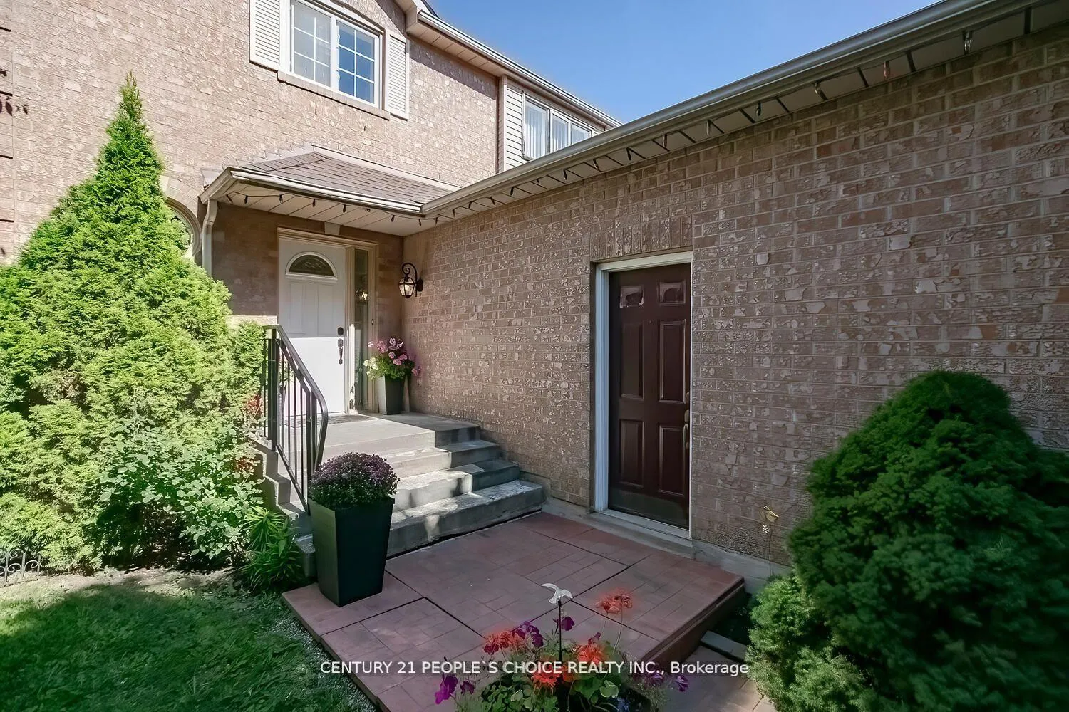 Photo 3 of 61 Mullis Crescent, Brampton, Fletcher's West — HOMEH