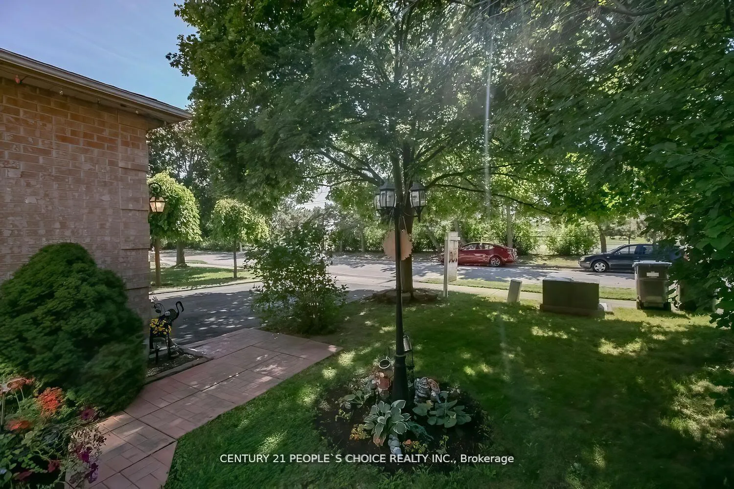 Photo 4 of 61 Mullis Crescent, Brampton, Fletcher's West — HOMEH
