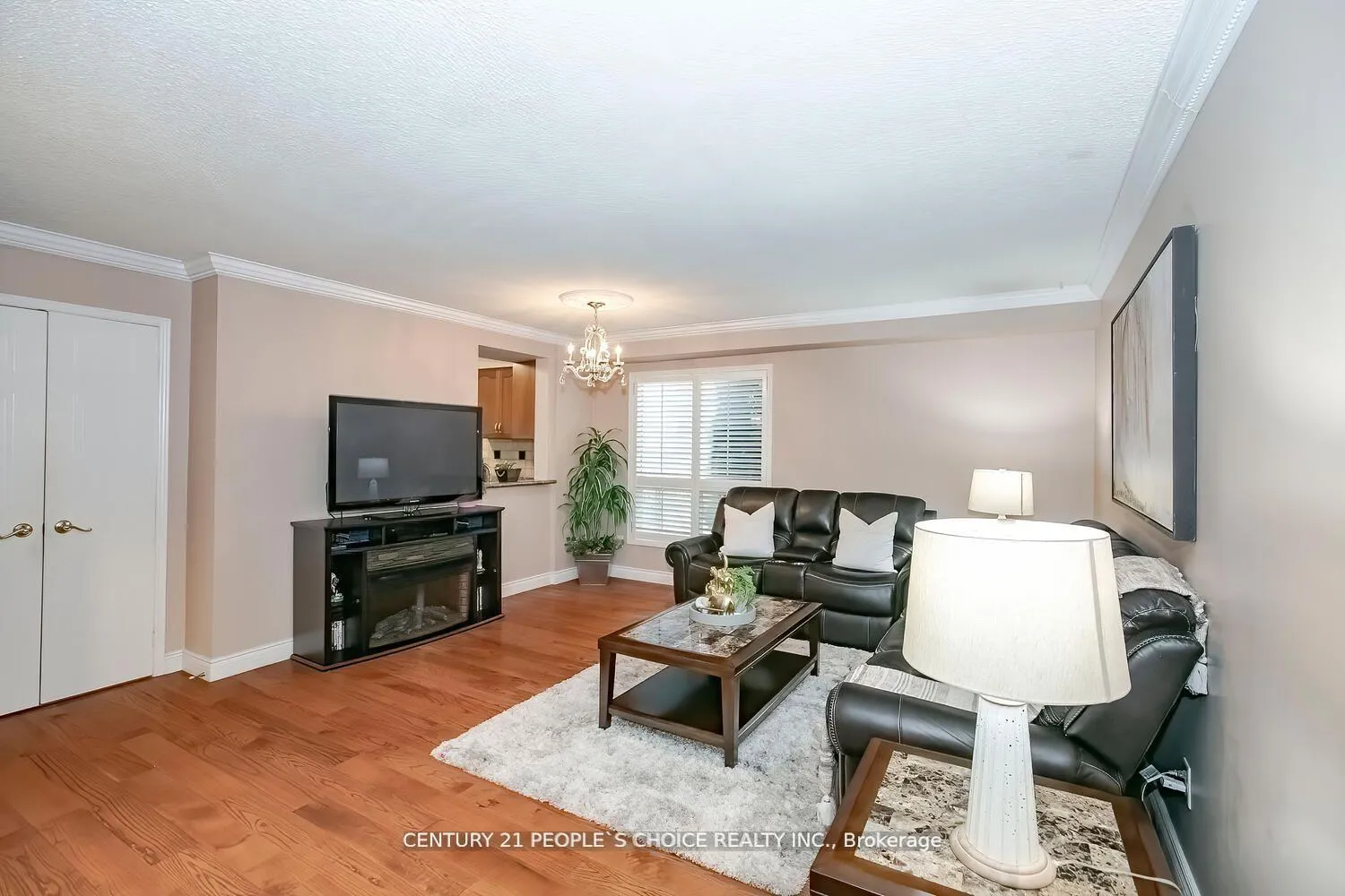 Photo 10 of 61 Mullis Crescent, Brampton, Fletcher's West — HOMEH