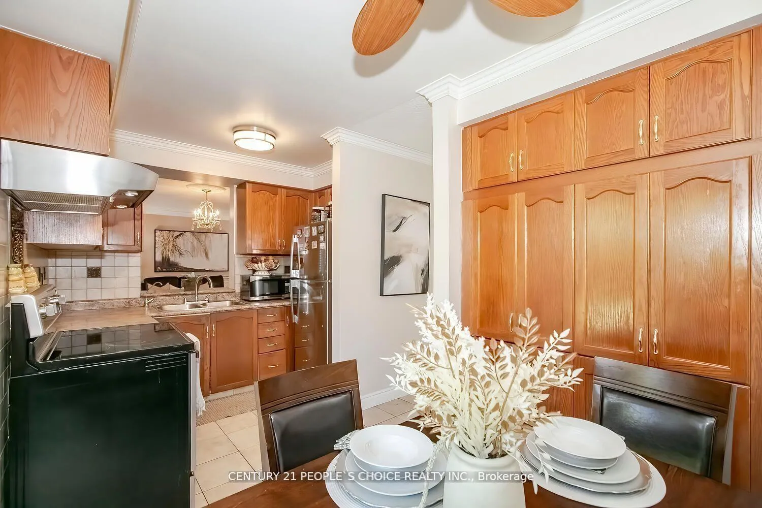 Photo 13 of 61 Mullis Crescent, Brampton, Fletcher's West — HOMEH