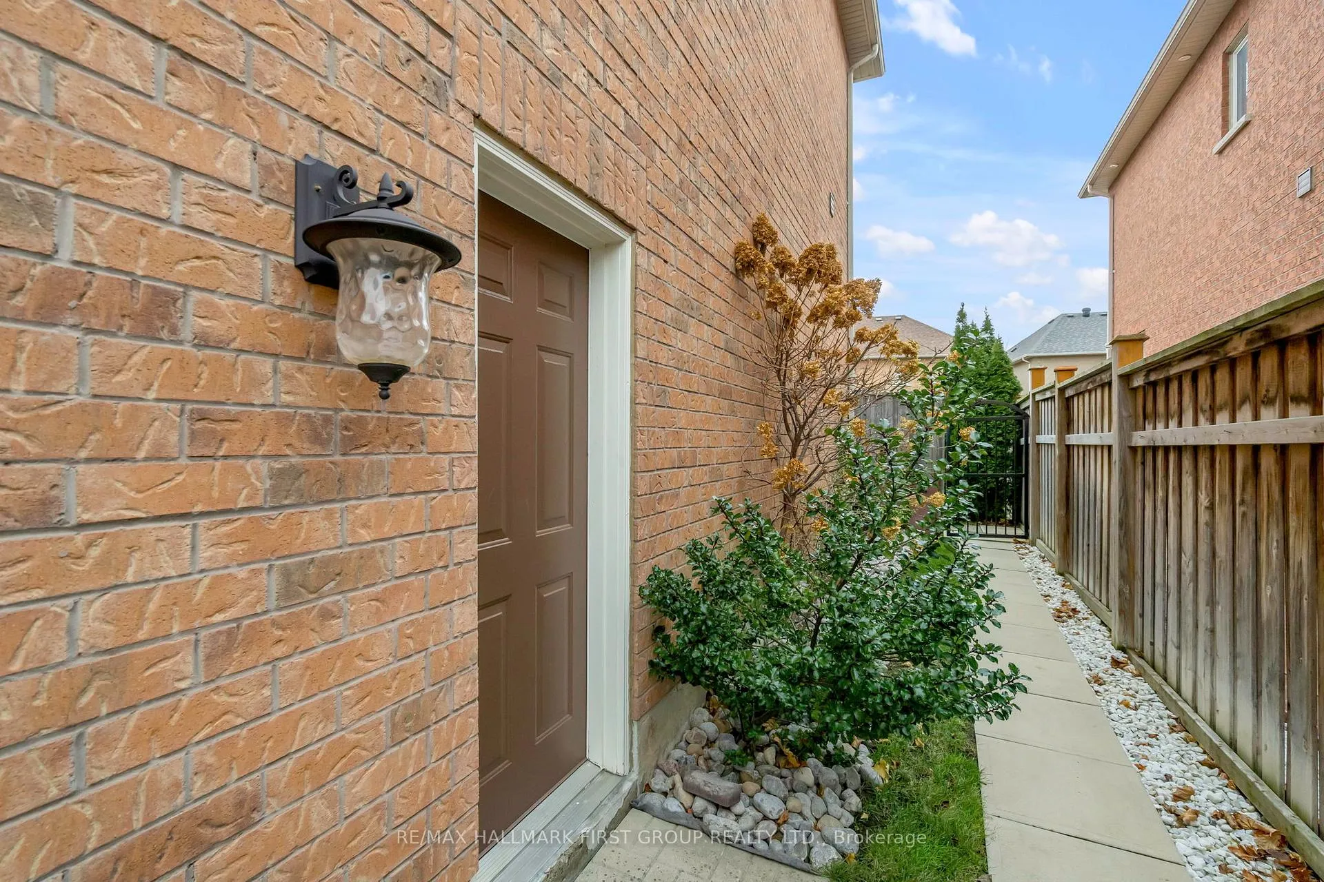 Photo 35 of 13 Pathlink Gate, Brampton, Bram East — HOMEH