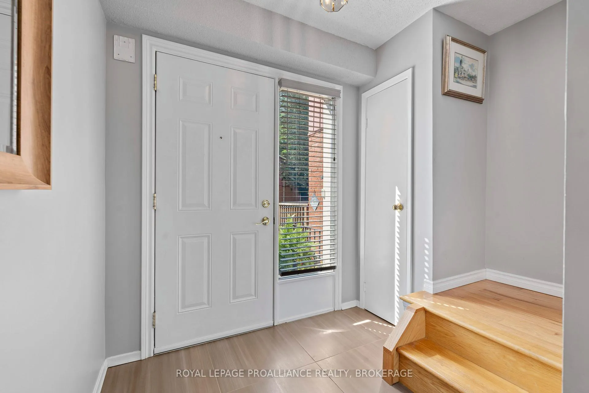Photo 6 of Unit 29, 19 MacPherson Avenue, Kingston, Central City West — HOMEH