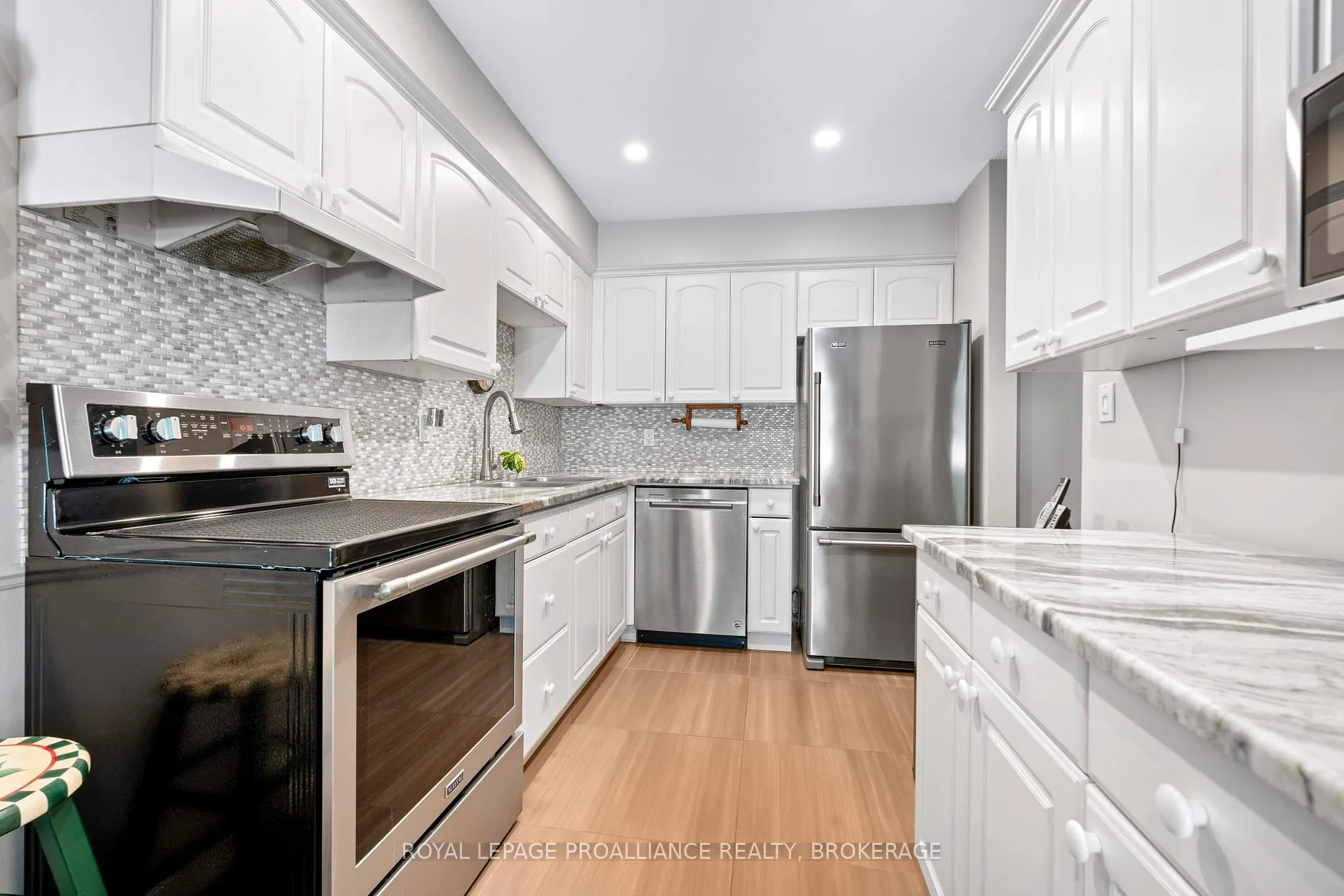 Photo 13 of Unit 29, 19 MacPherson Avenue, Kingston, Central City West — HOMEH