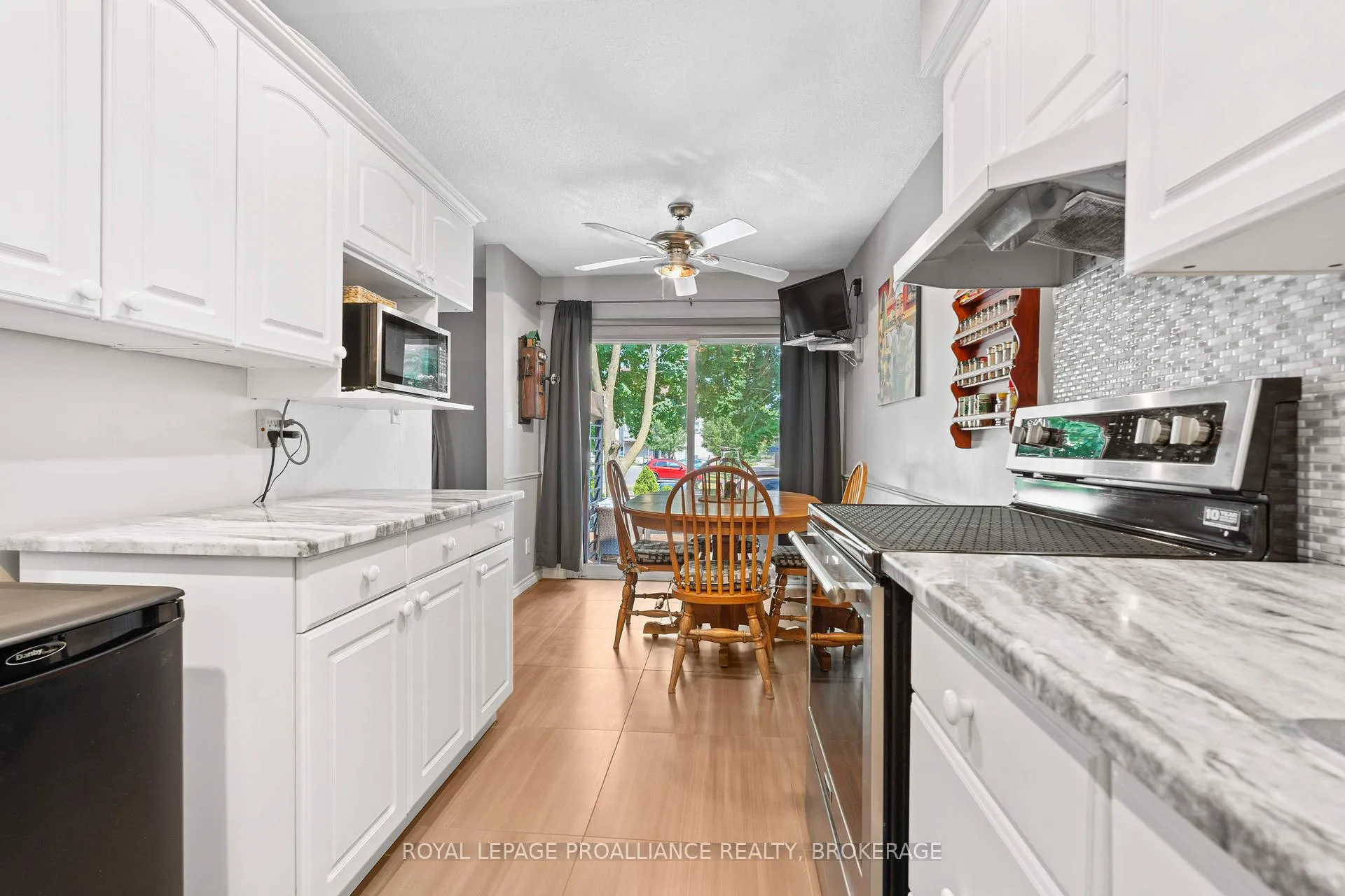 Photo 15 of Unit 29, 19 MacPherson Avenue, Kingston, Central City West — HOMEH