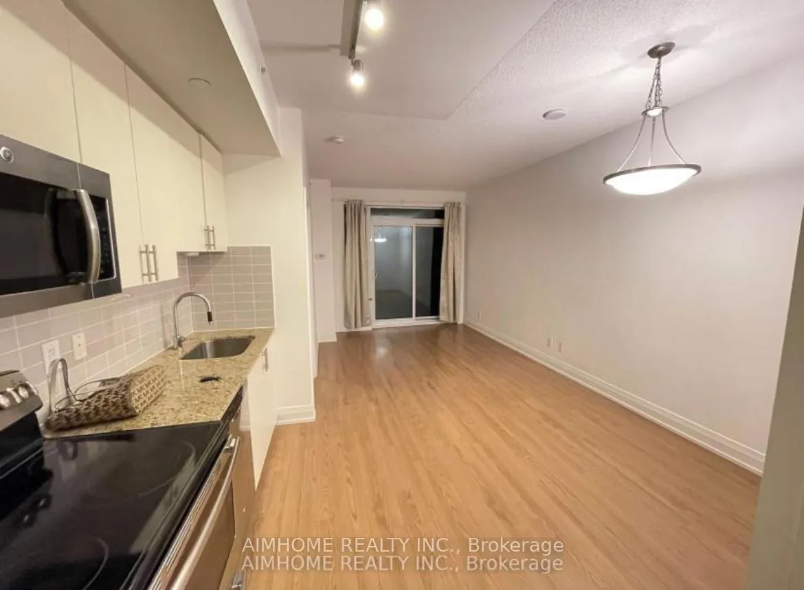 Photo 5 of Unit 1010, 7167 Yonge Street W, Markham, Thornhill — HOMEH