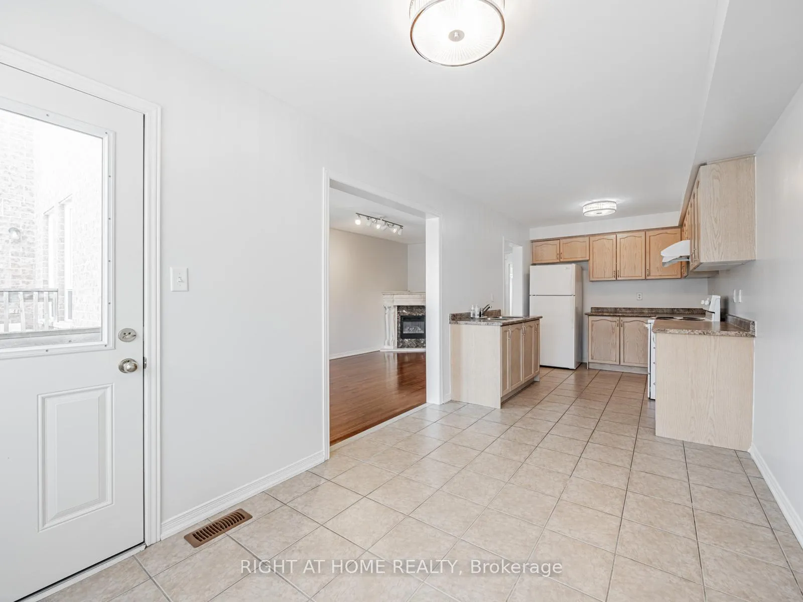 Photo 16 of 6 Martell Gate, Aurora, Bayview Northeast — HOMEH