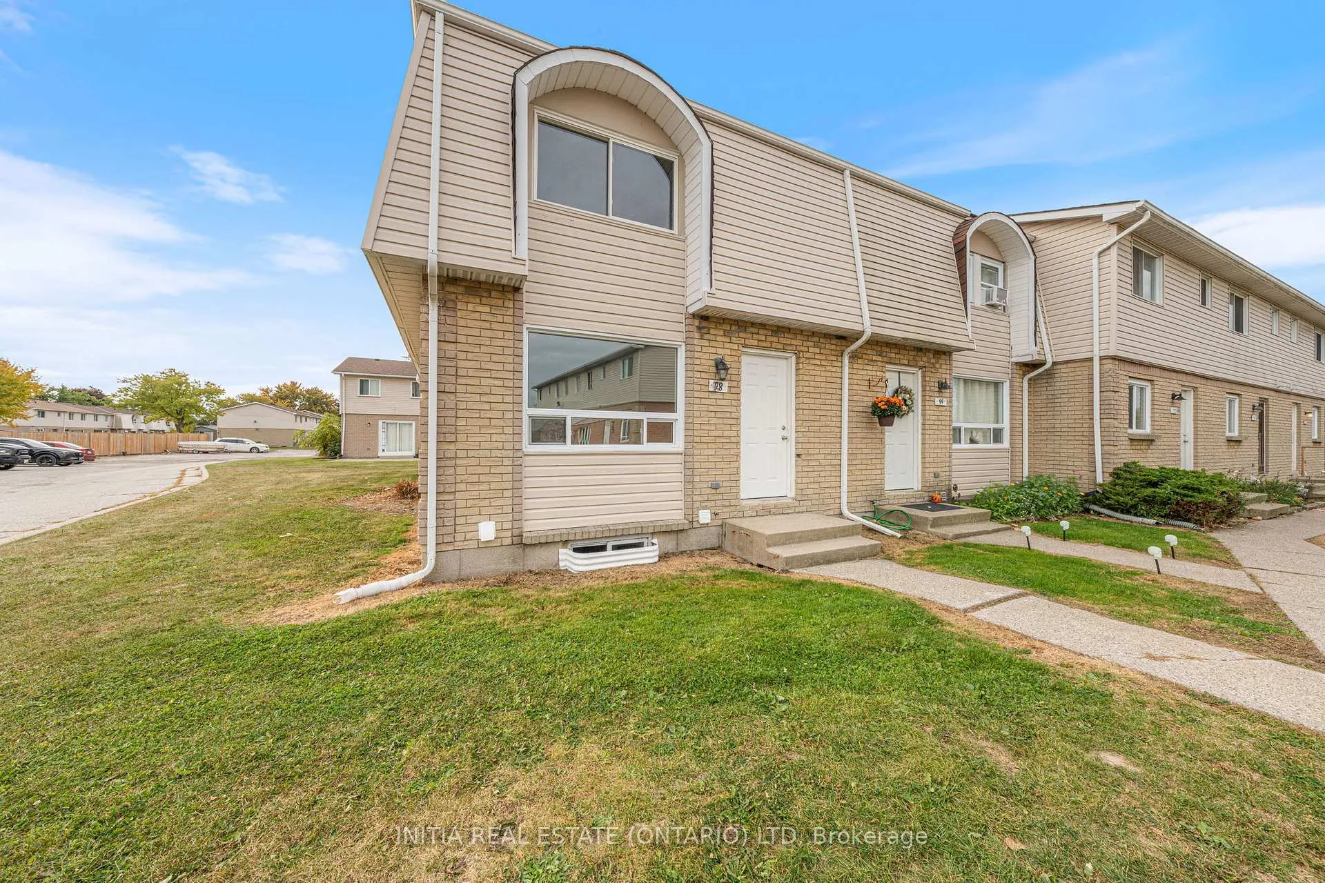 Photo 2 of Unit 98, 348 Cameron Street, St. Clair — HOMEH