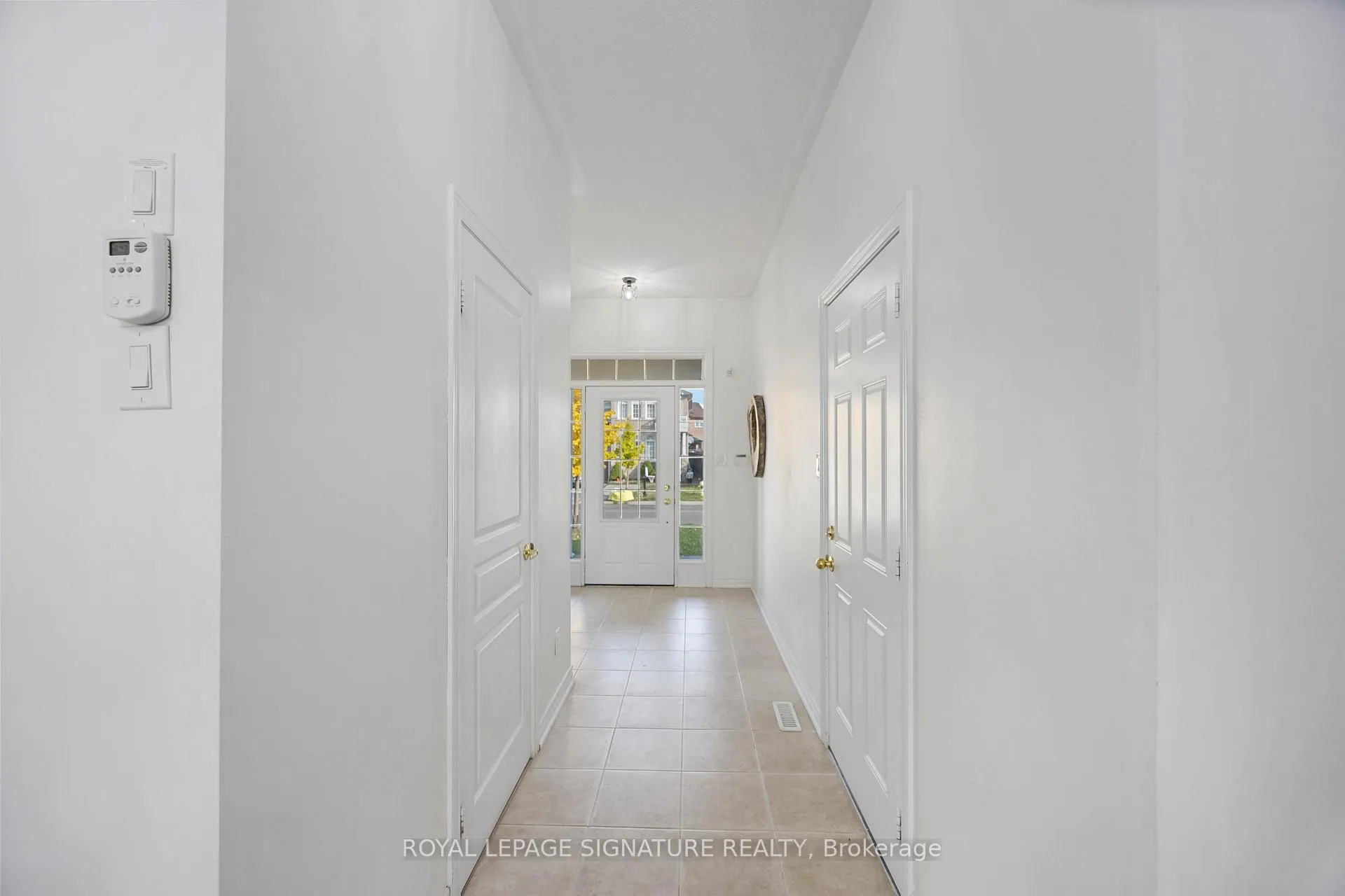Photo 3 of 11 Gooseman Crescent, Markham, Box Grove — HOMEH