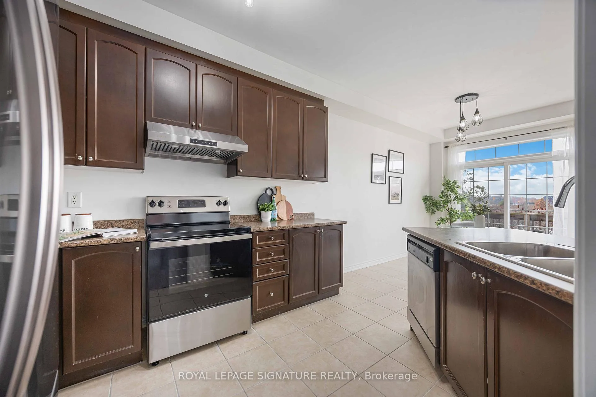 Photo 13 of 11 Gooseman Crescent, Markham, Box Grove — HOMEH
