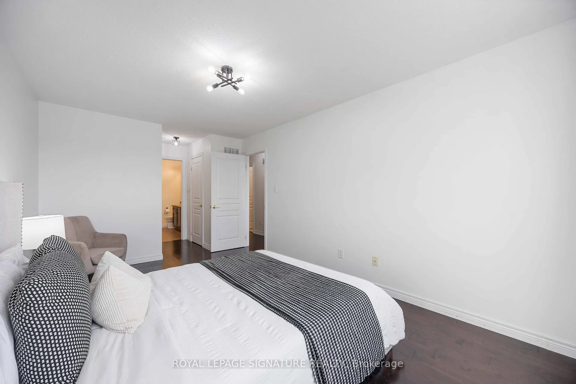 Photo 23 of 11 Gooseman Crescent, Markham, Box Grove — HOMEH