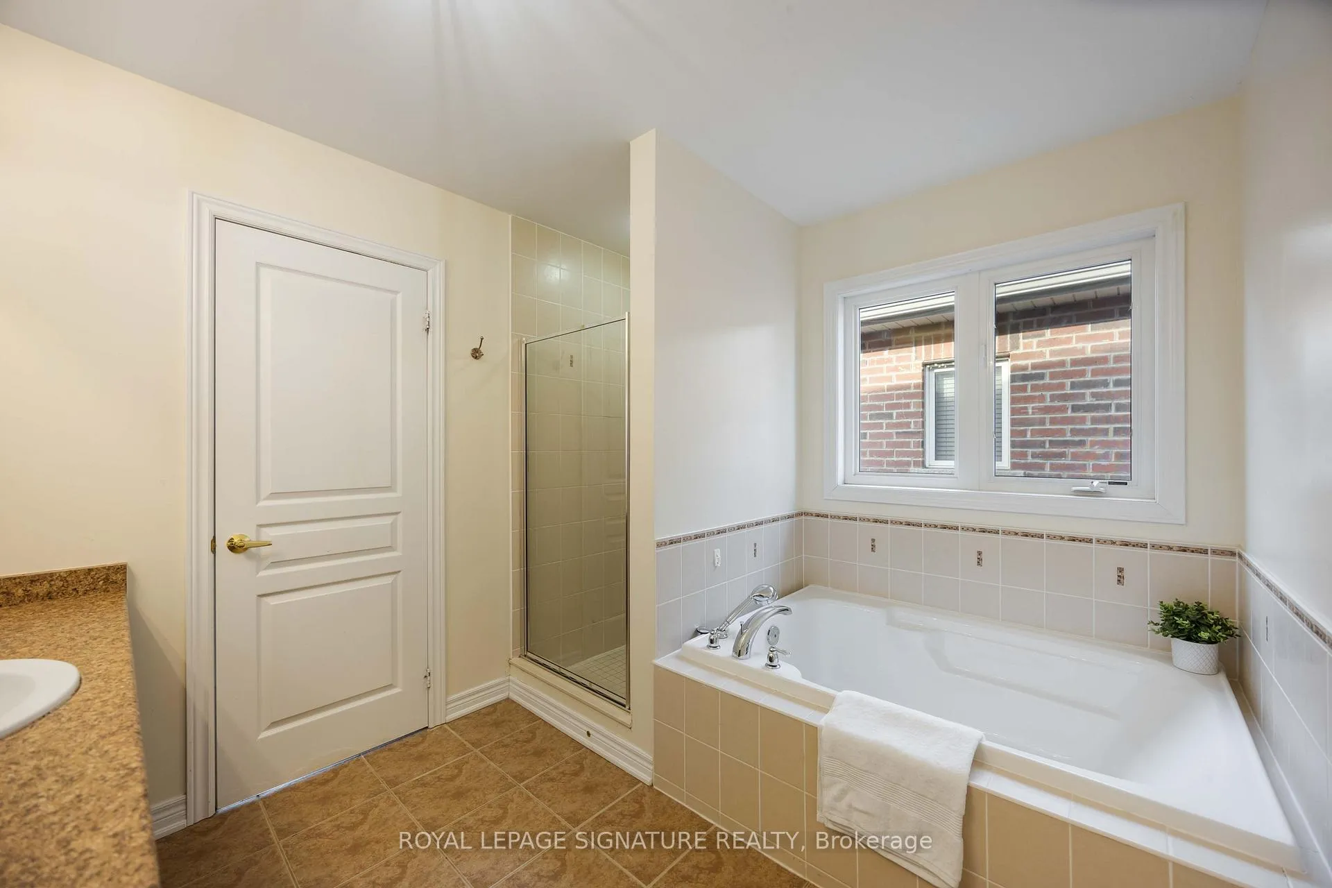 Photo 26 of 11 Gooseman Crescent, Markham, Box Grove — HOMEH