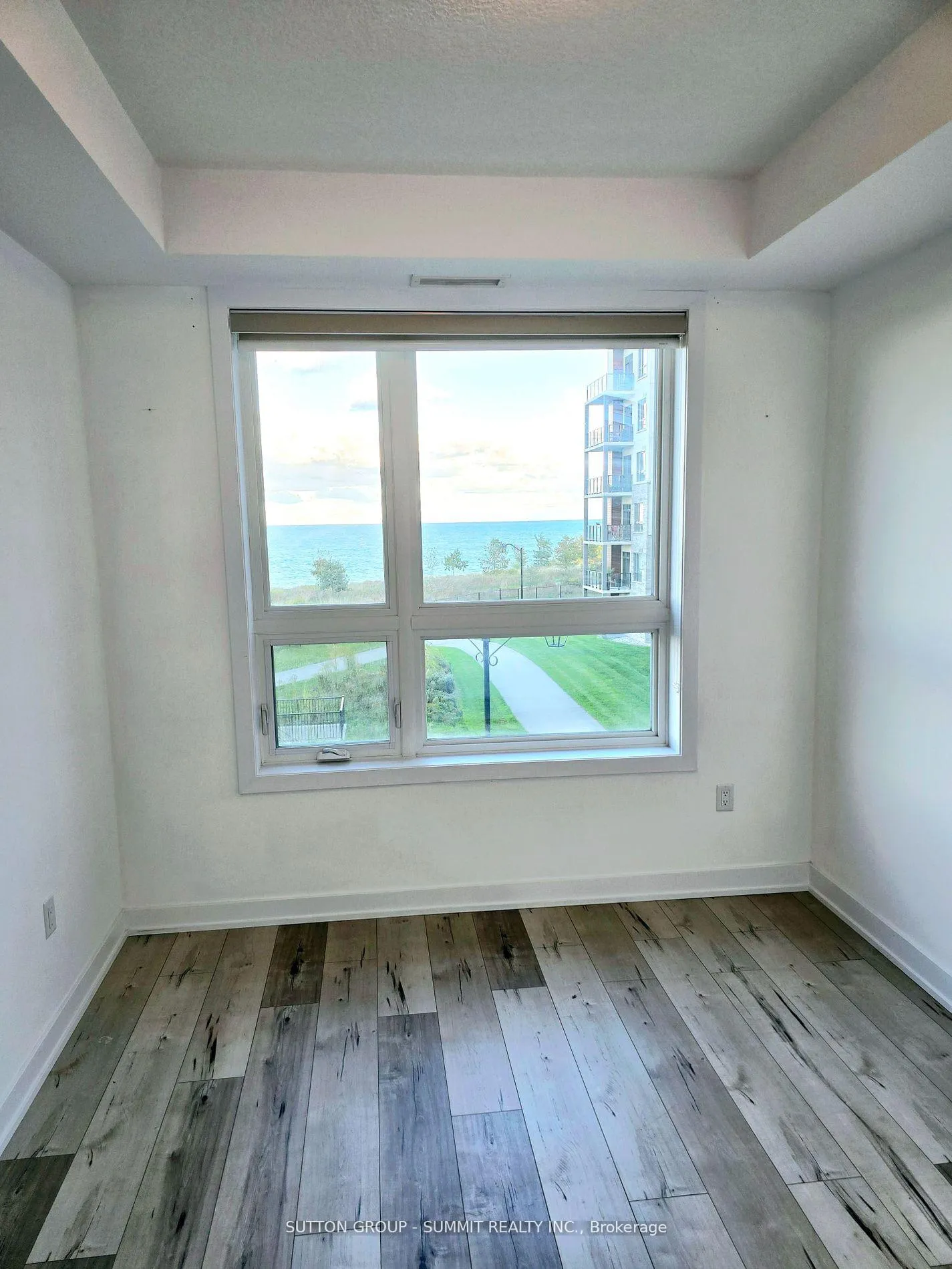 Photo 13 of Unit 338, 101 Shoreview Place, Hamilton, Stoney Creek — HOMEH