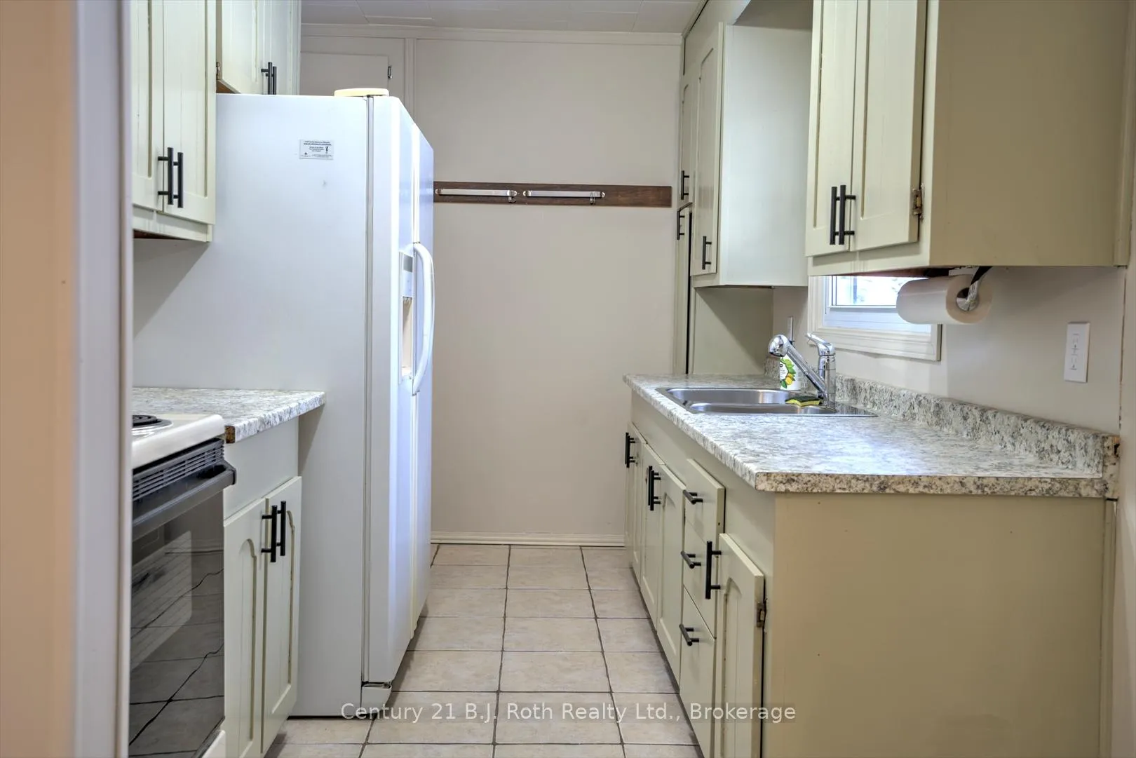 Photo 11 of 499 Margaret Street, Tay, Port McNicoll — HOMEH