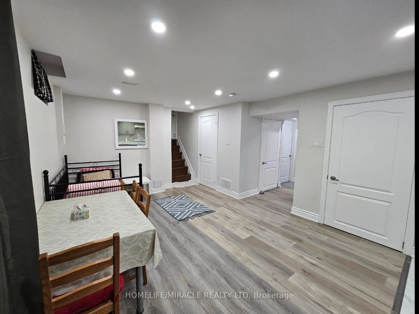Photo 5 of 40 Judith Crescent, Brampton, Northgate — HOMEH