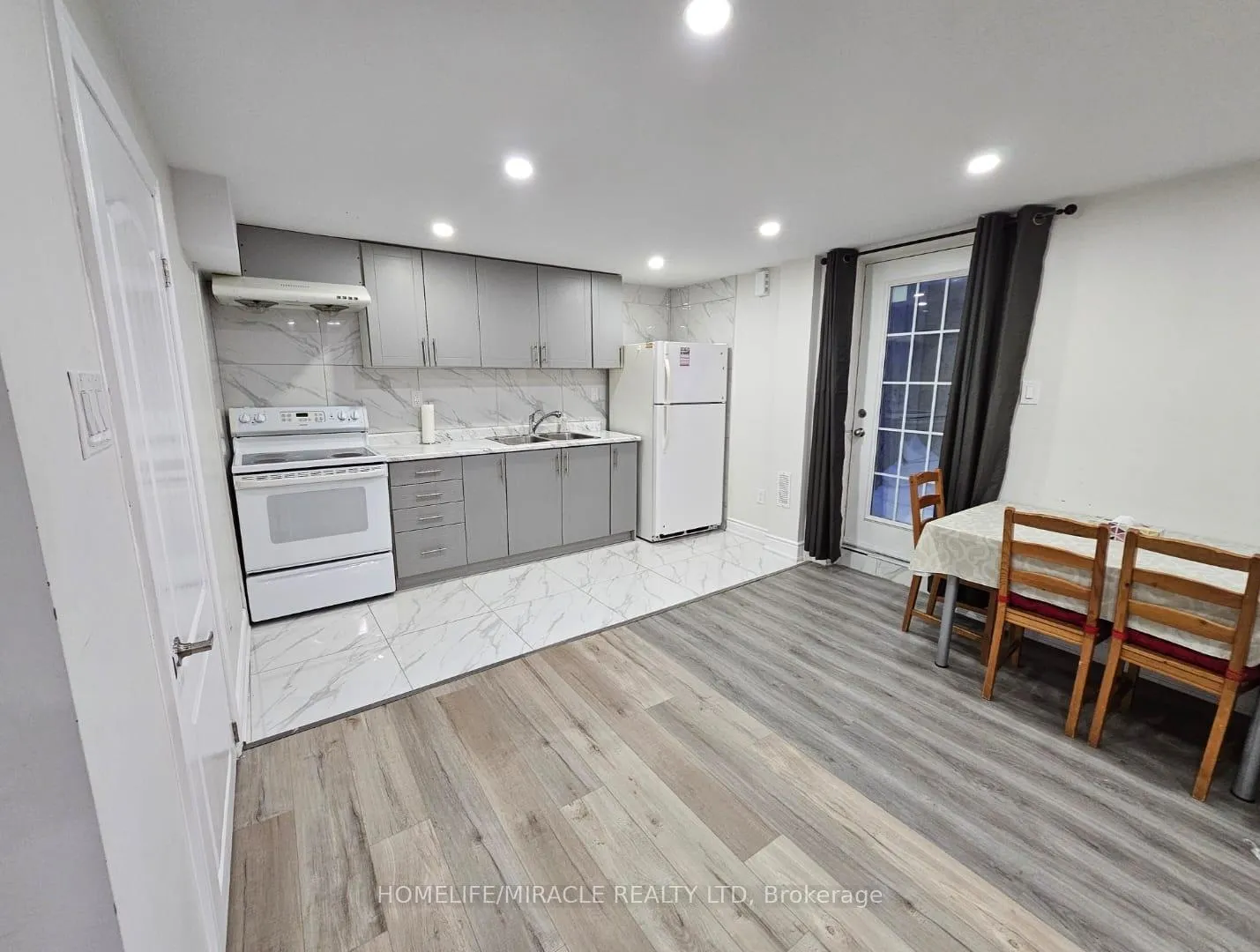 Photo 6 of 40 Judith Crescent, Brampton, Northgate — HOMEH