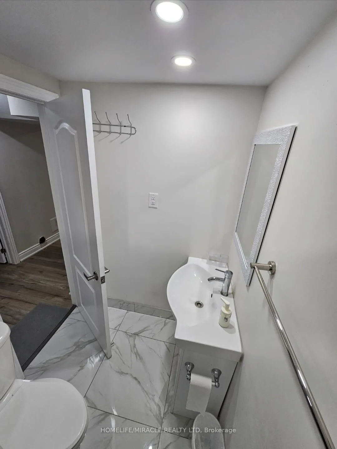 Photo 10 of 40 Judith Crescent, Brampton, Northgate — HOMEH