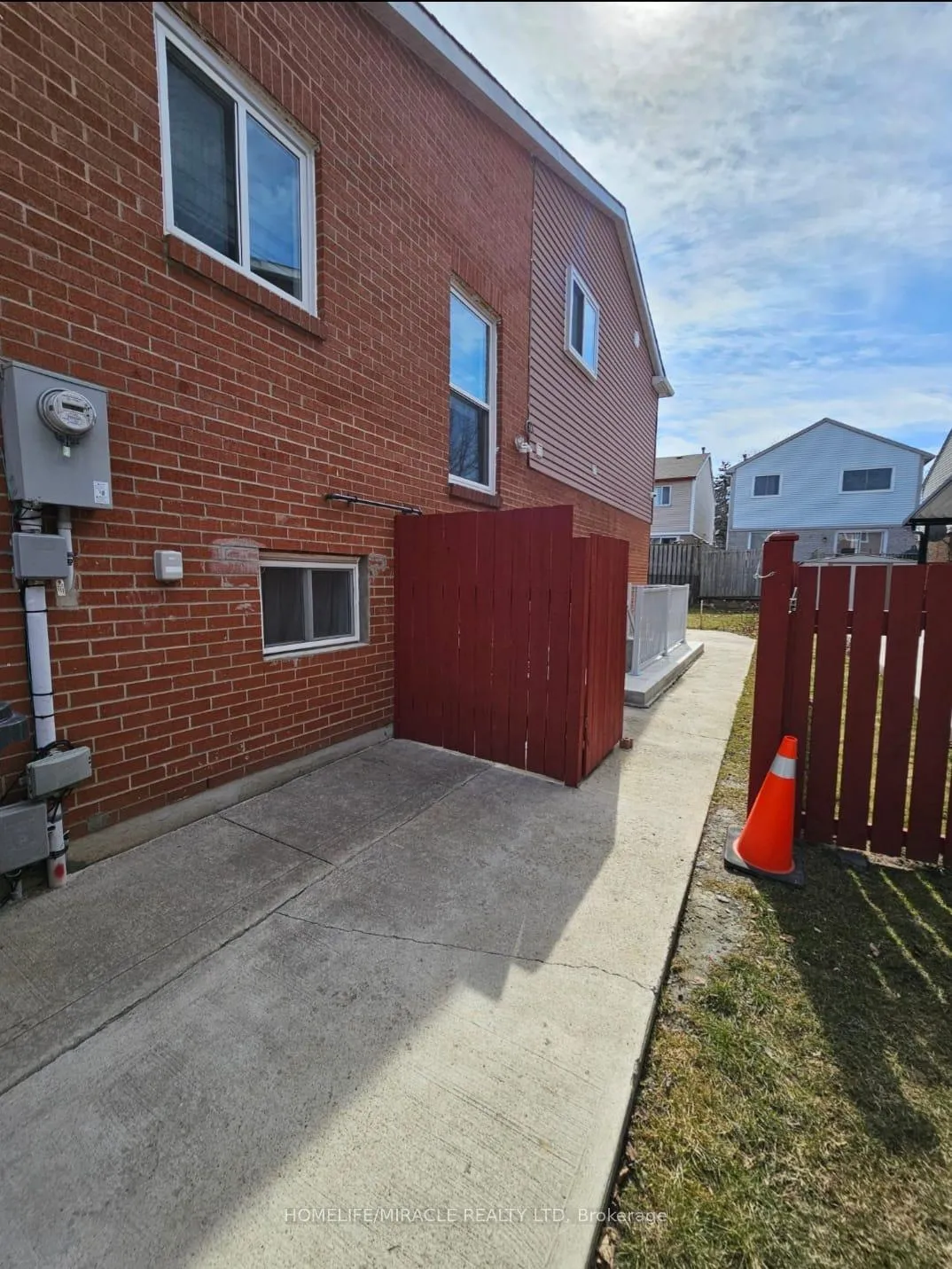 Photo 13 of 40 Judith Crescent, Brampton, Northgate — HOMEH