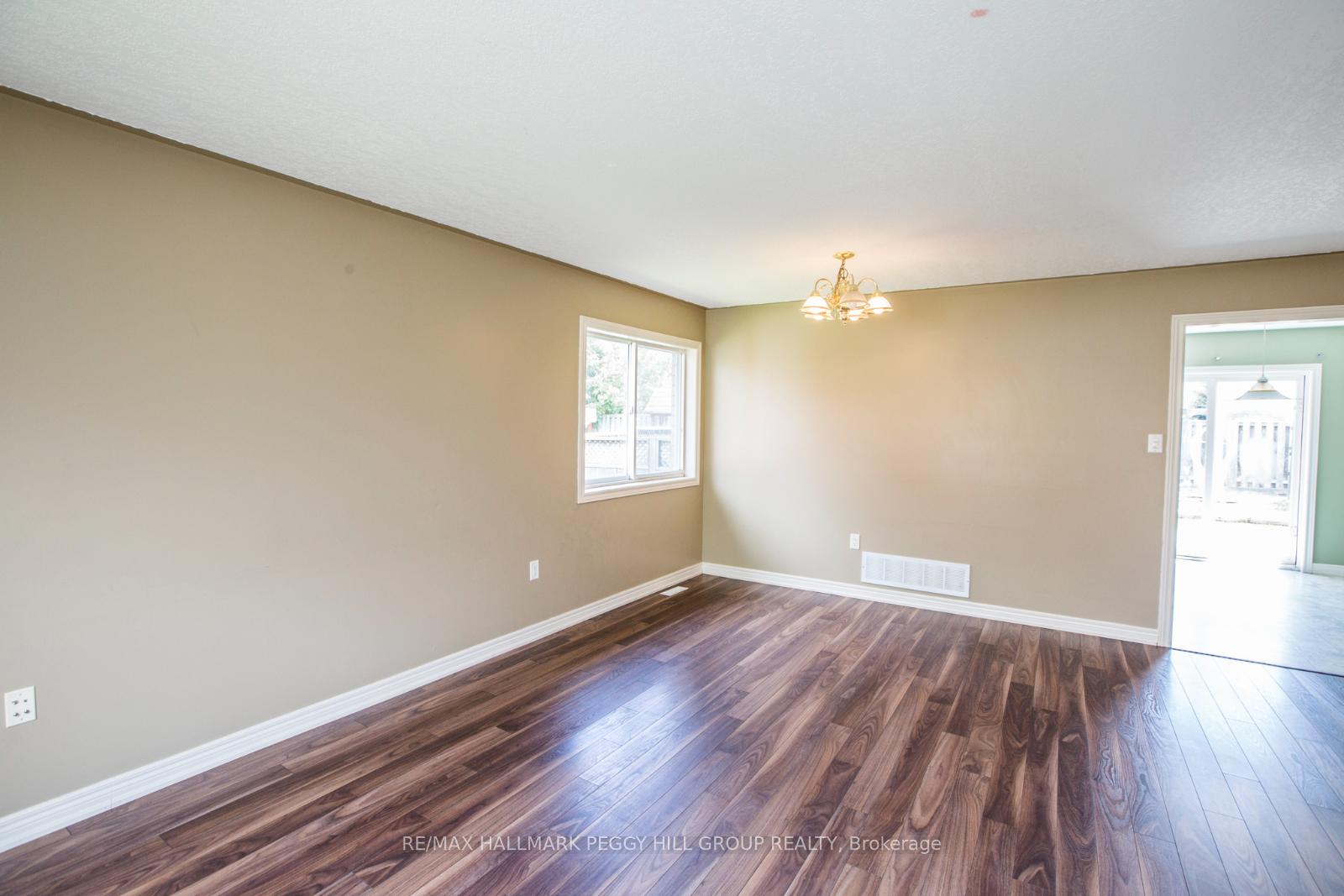 Photo 5 of 53 Marsellus Drive, Barrie, Holly — HOMEH