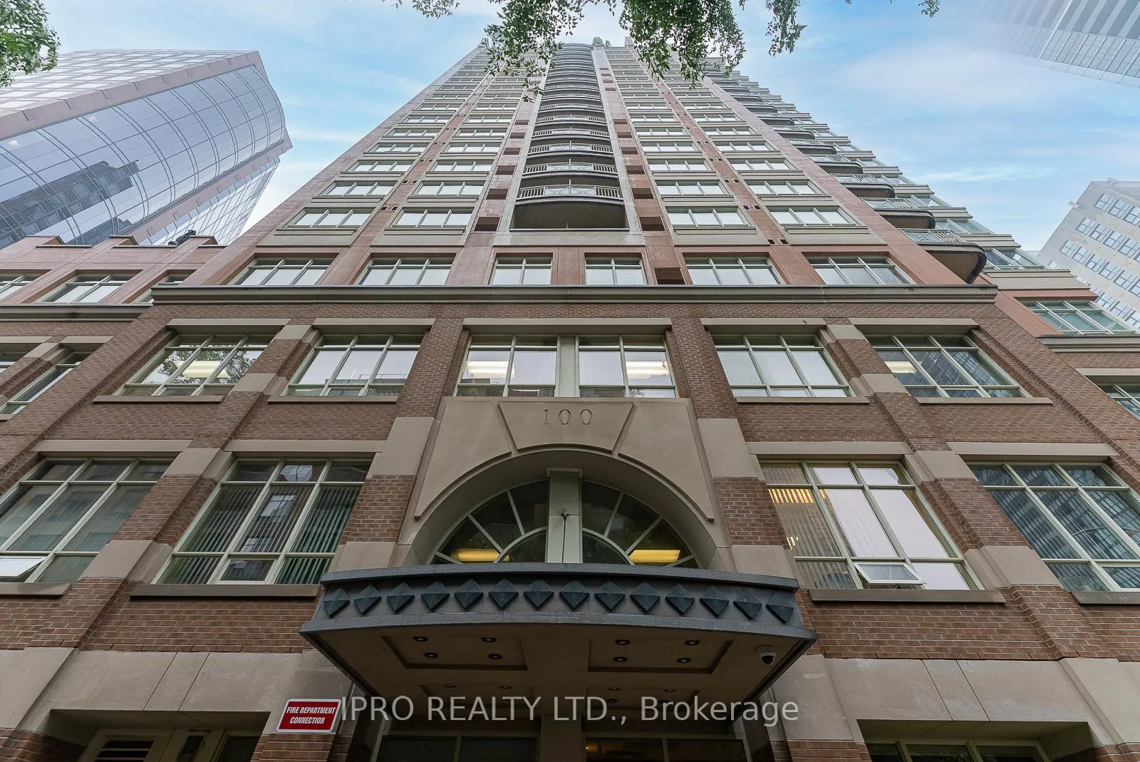 Front of Unit 904, 100 Hayden Street