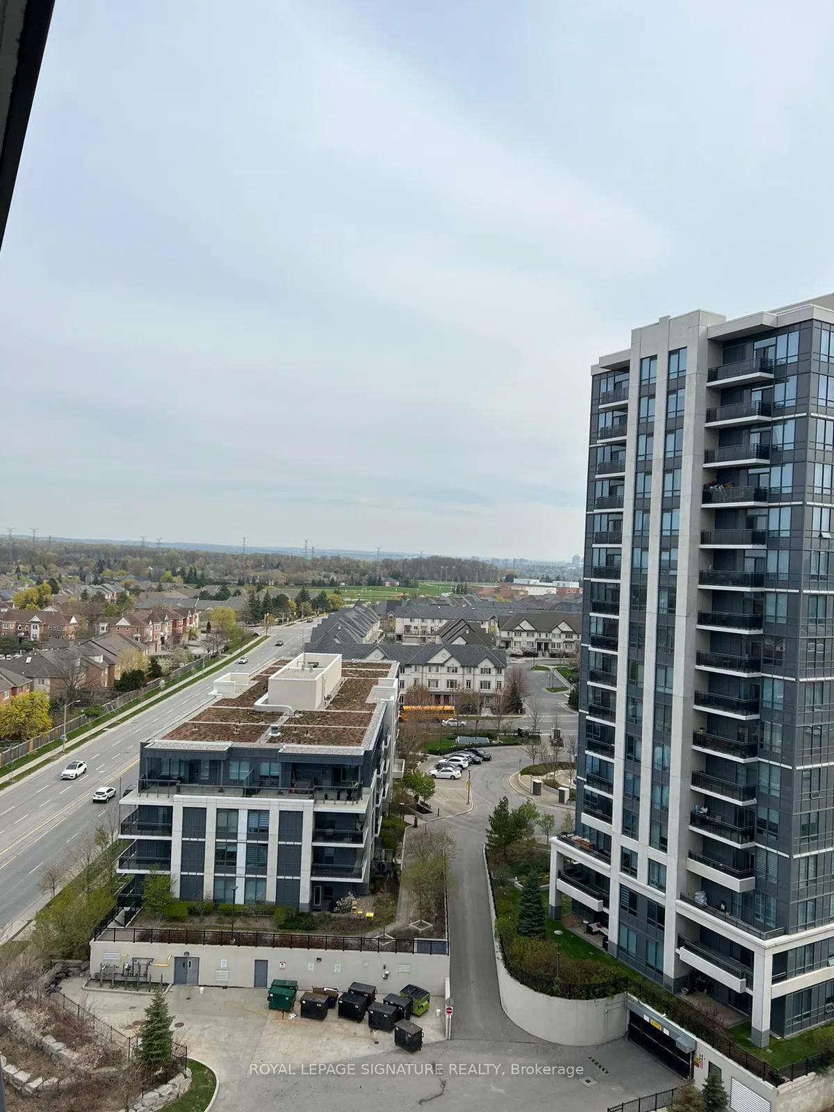 Front of Unit 1107, 10 Gatineau Drive