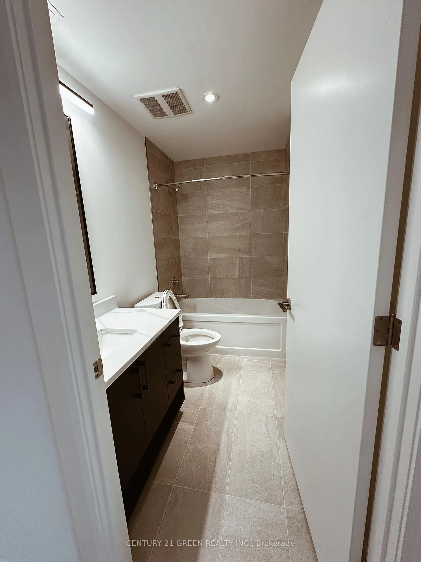 Photo 3 of Unit 702, 741 King Street, Kitchener — HOMEH