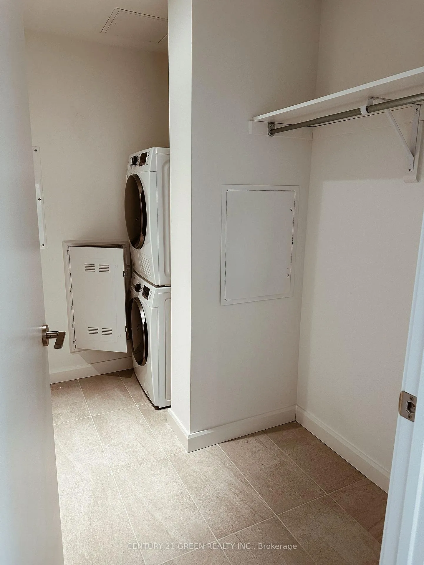 Photo 4 of Unit 702, 741 King Street, Kitchener — HOMEH