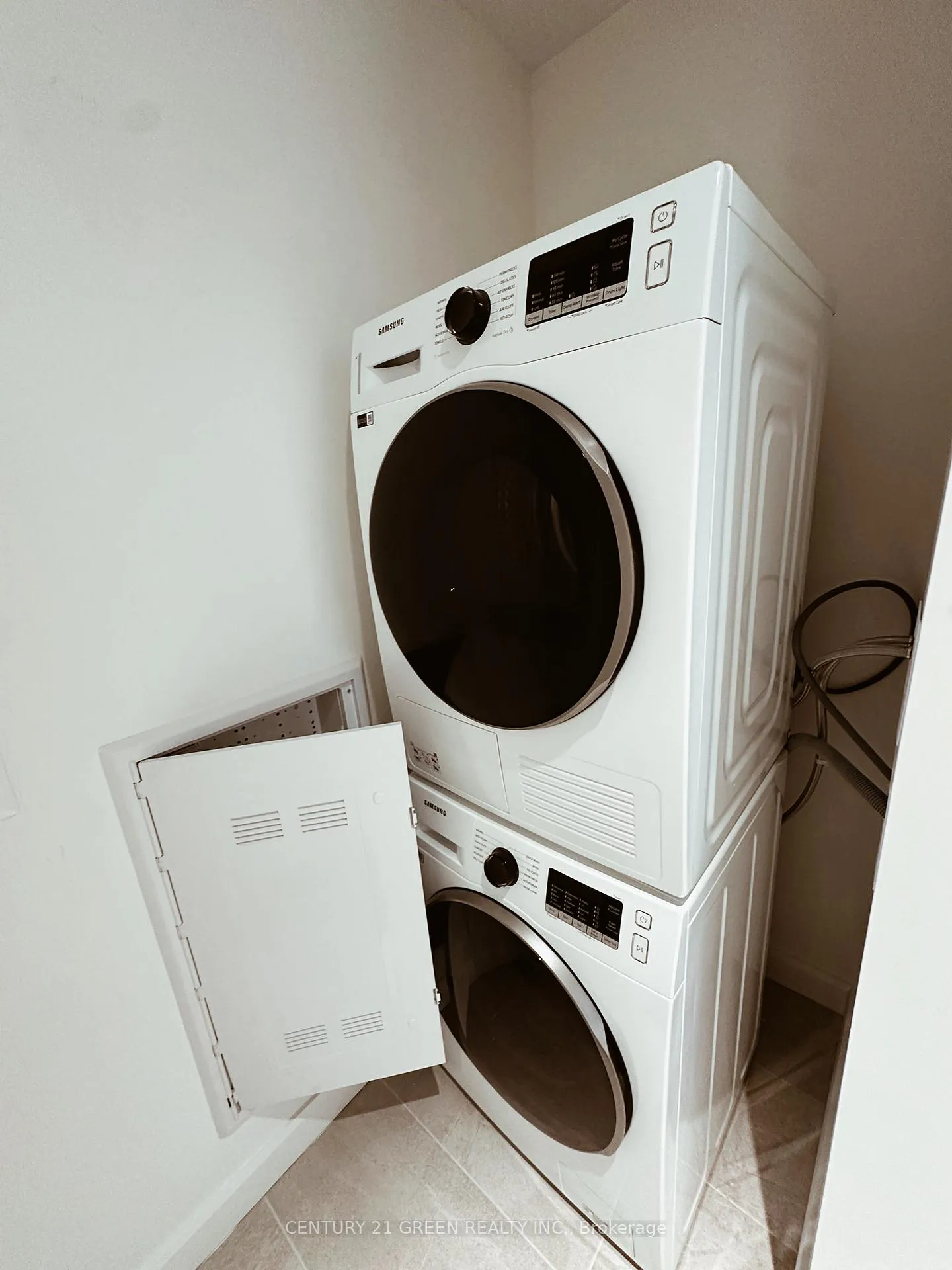 Photo 6 of Unit 702, 741 King Street, Kitchener — HOMEH