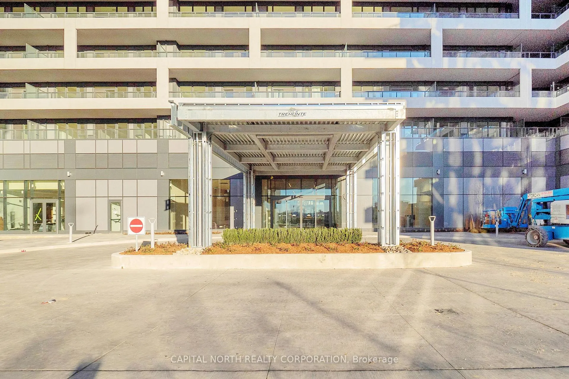 Photo 3 of Unit 311, 8960 Jane Street, Vaughan, Vellore Village — HOMEH