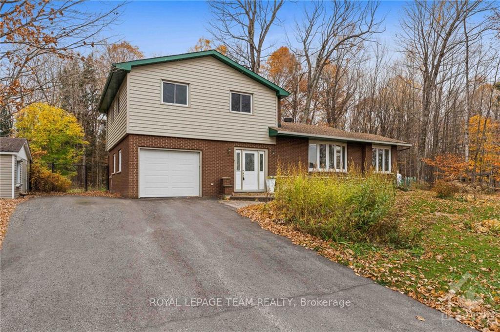 Photo 1 of 351 Riverwood Drive, Ottawa, Woodlawn/Maclarens Landing/Kilmaurs — HOMEH