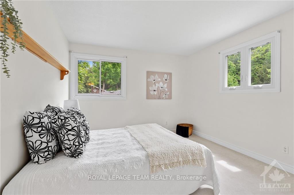 Photo 12 of 351 Riverwood Drive, Ottawa, Woodlawn/Maclarens Landing/Kilmaurs — HOMEH