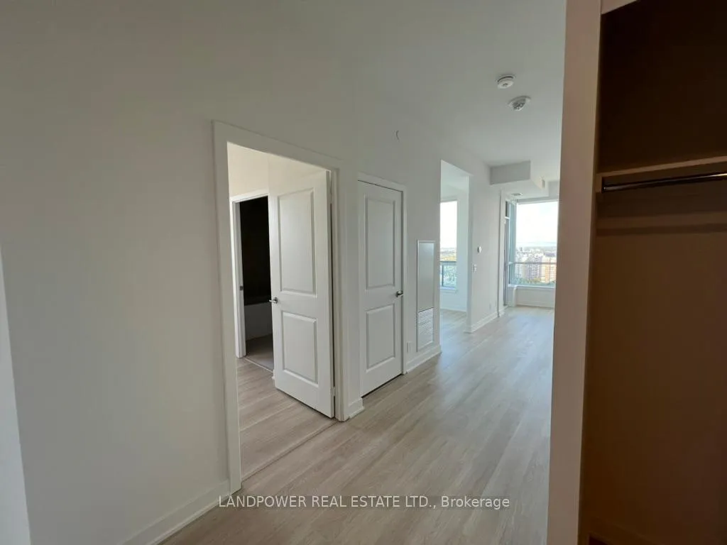 Photo 10 of Unit B-2208, 50 Upper Mall Way, Vaughan, Brownridge — HOMEH