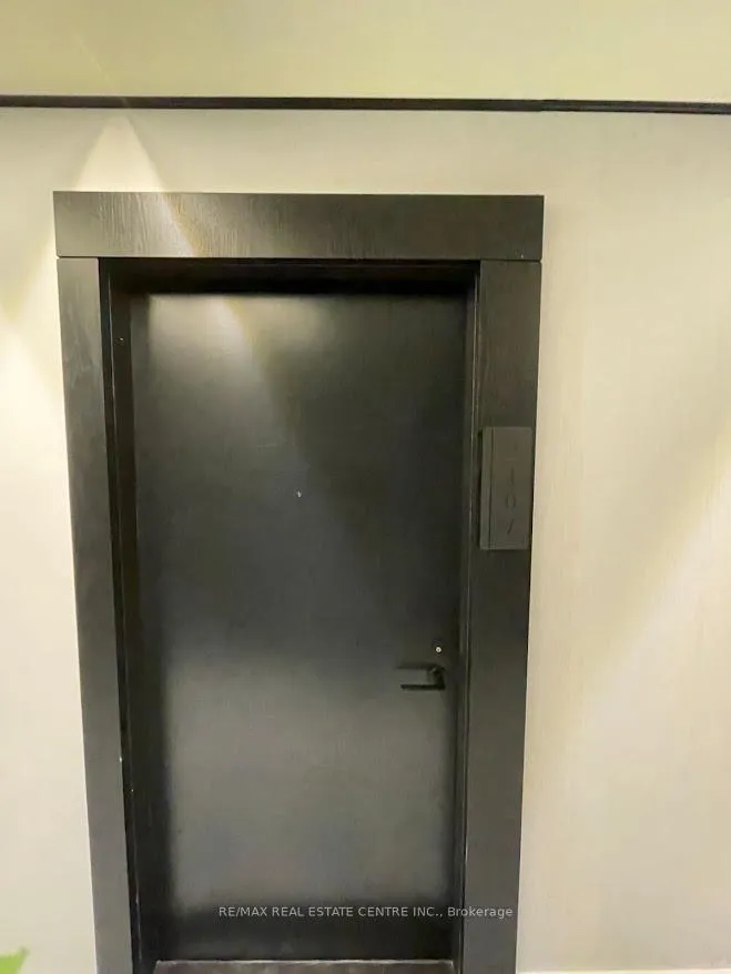 Photo 2 of Unit 2107, 127 Broadway Avenue, Toronto, Yonge-Eglinton — HOMEH