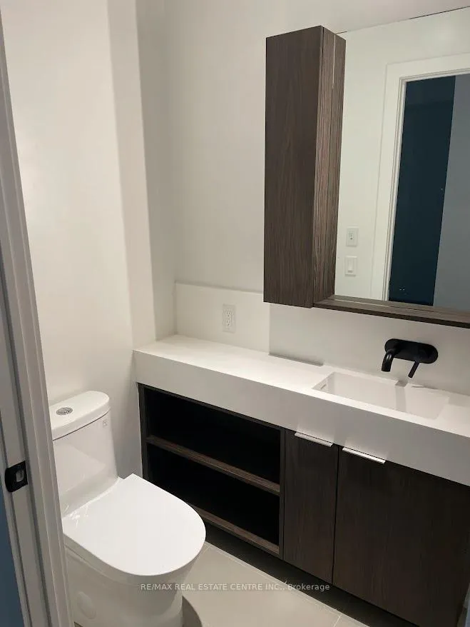 Photo 4 of Unit 2107, 127 Broadway Avenue, Toronto, Yonge-Eglinton — HOMEH