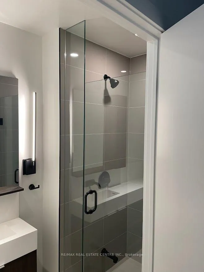 Photo 5 of Unit 2107, 127 Broadway Avenue, Toronto, Yonge-Eglinton — HOMEH