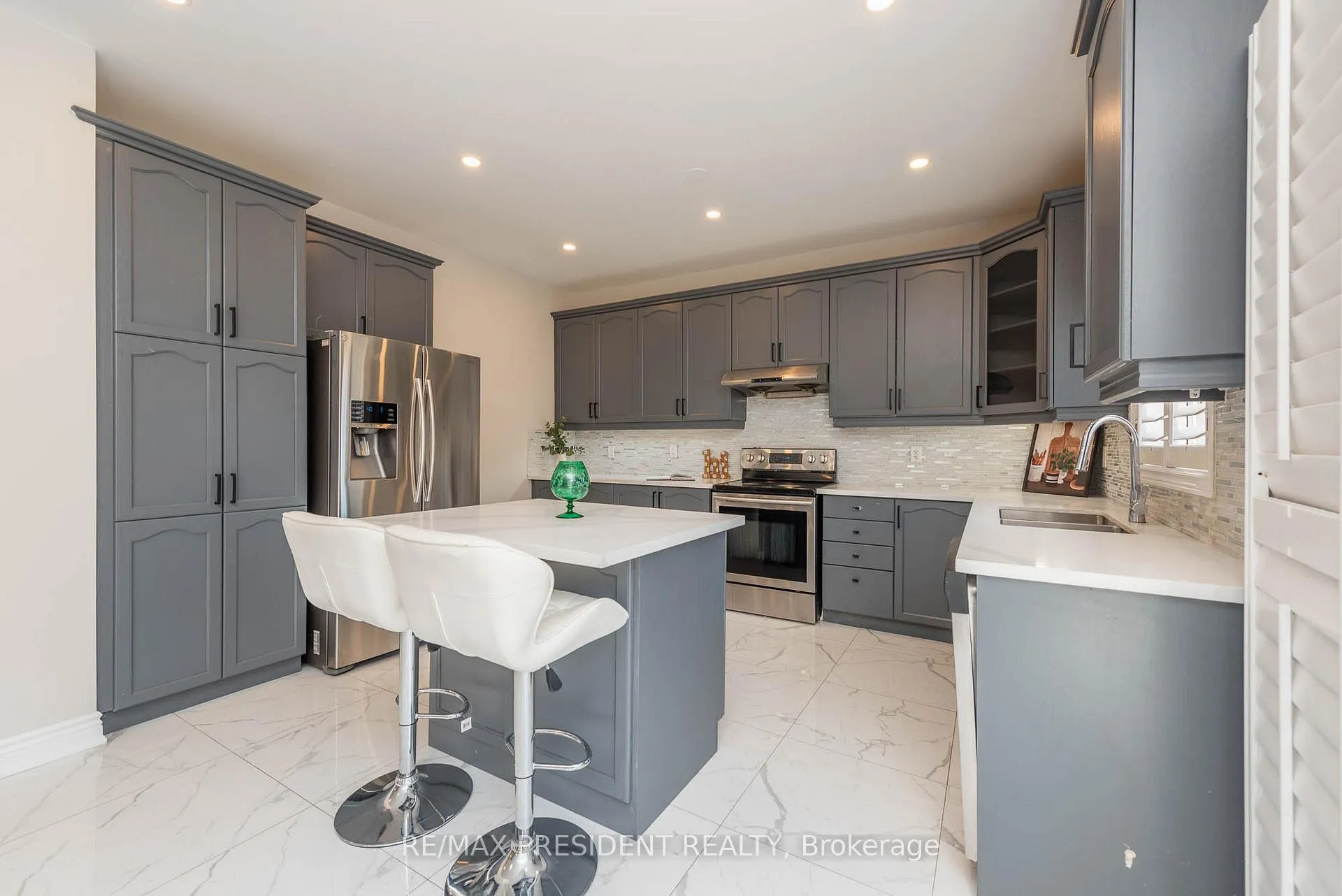 Photo 10 of 3 Carmel Crescent, Brampton, Vales of Castlemore North — HOMEH