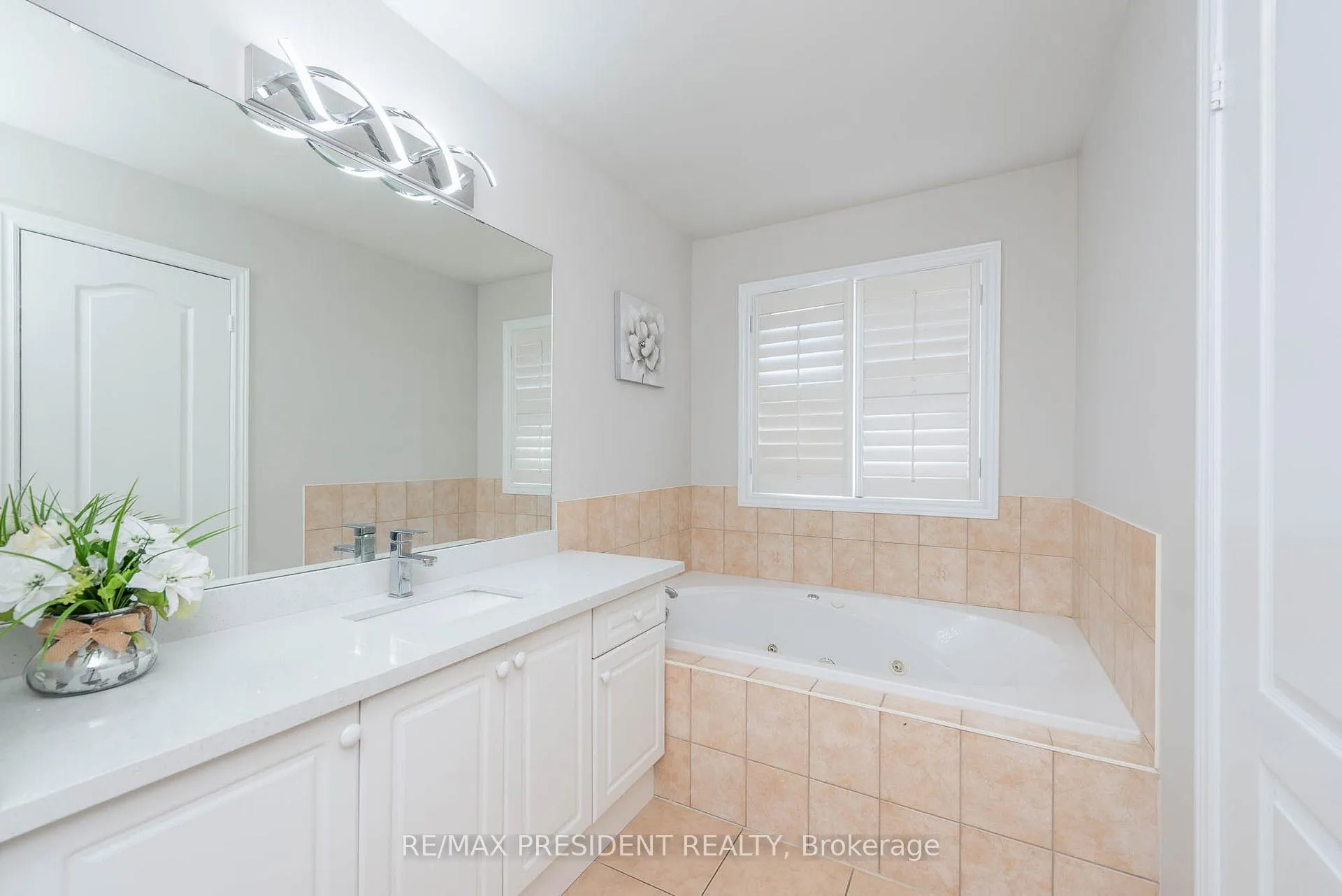 Photo 26 of 3 Carmel Crescent, Brampton, Vales of Castlemore North — HOMEH